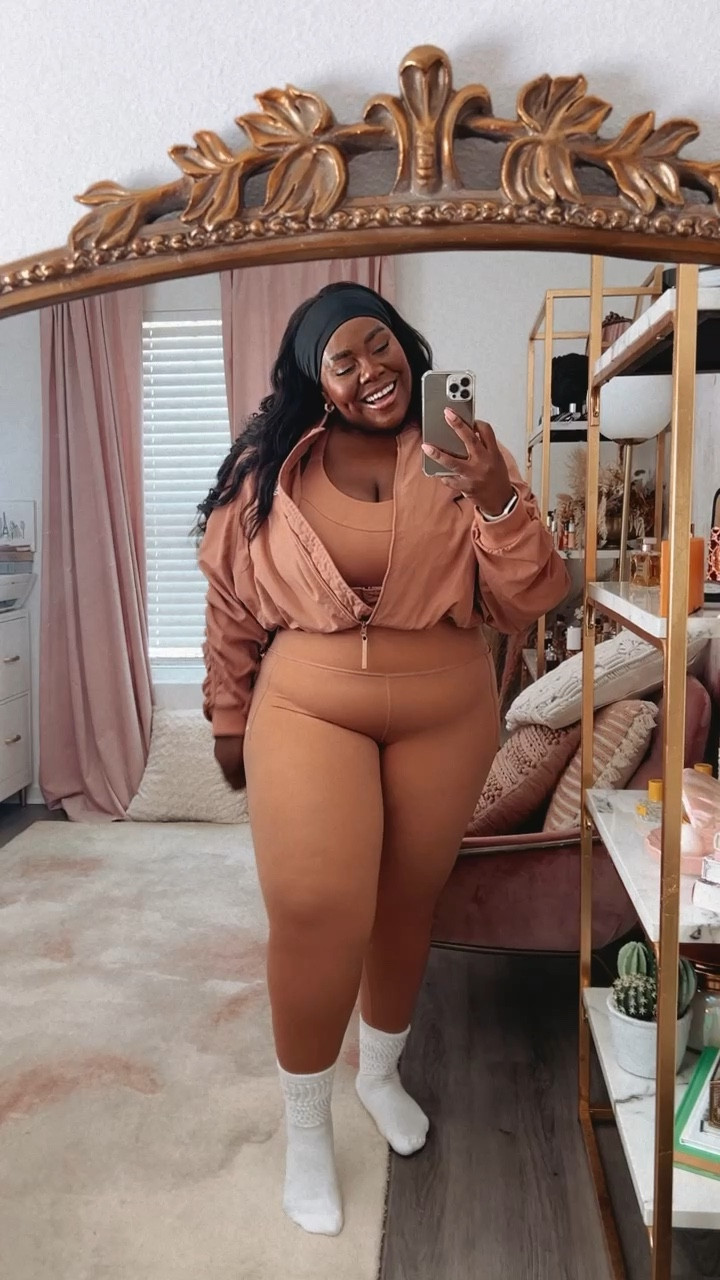 LTKxadidas In App Sale - 30% off

Jacket 3X Bra and Leggings 2X 

#LTKsalealert #LTKxadidas #LTKcurves