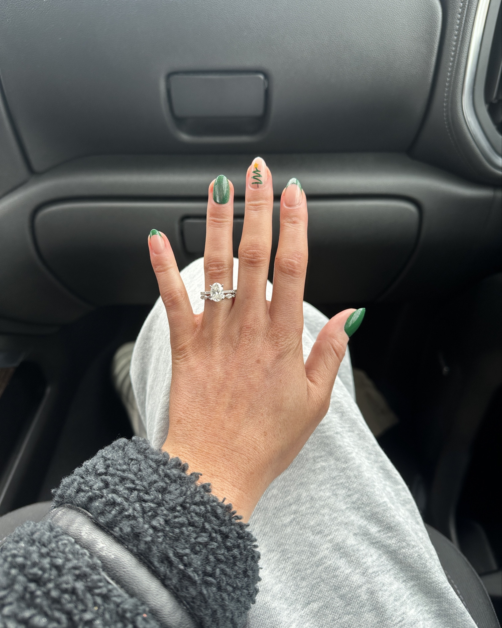 Holiday nails on a budget 🎄❤️✨
These Glamnetic press-ons are so easy, last 7–10 days, and look like a salon set for way less. I’ve gotten so many compliments already! Linking them below so you can grab them, too. 💅
#pressonnails #holidaynails #glamnetic #nailinspo #manicureathome


#LTKgrwm #LTKBeauty #LTKHoliday