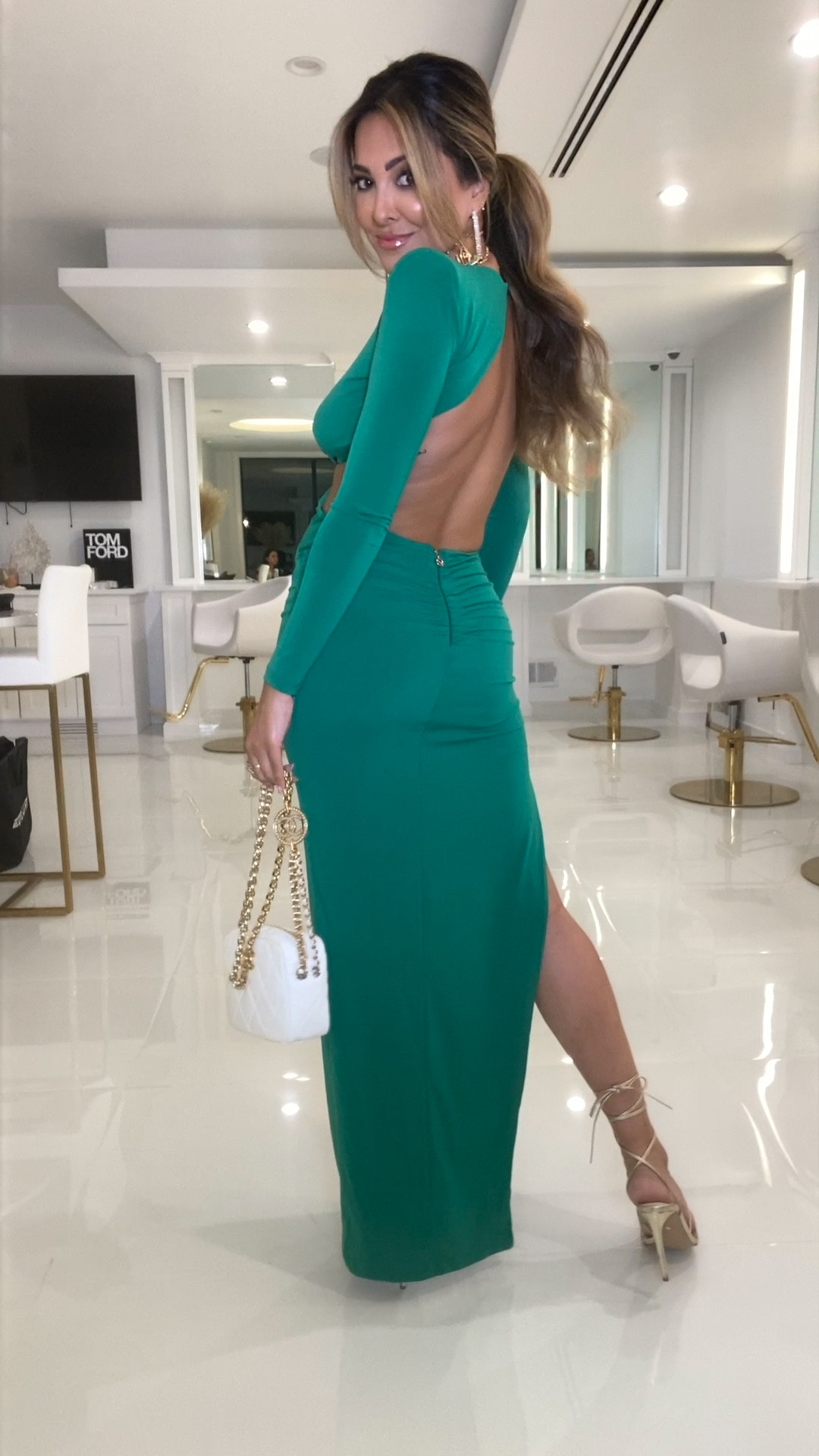 GRWM: An Emerald Evening Look ✨ 

• #outfitindpo #fashion #styletips #outfitideas #grwm #fashionstyle #styling #todaysoutfit #todayslook #eveningdress #eveninglook #weddingguest #weddinghair #eveninggowns 


Outfit Breakdown:
dress — @lovenookie 
choker — @zara old
shoes — @rayethelabel 
bag — @chanelofficial 
earrings — @saintliz “Valentina”
lips — @kevynaucoin

#LTKwedding #LTKbeauty #LTKstyletip