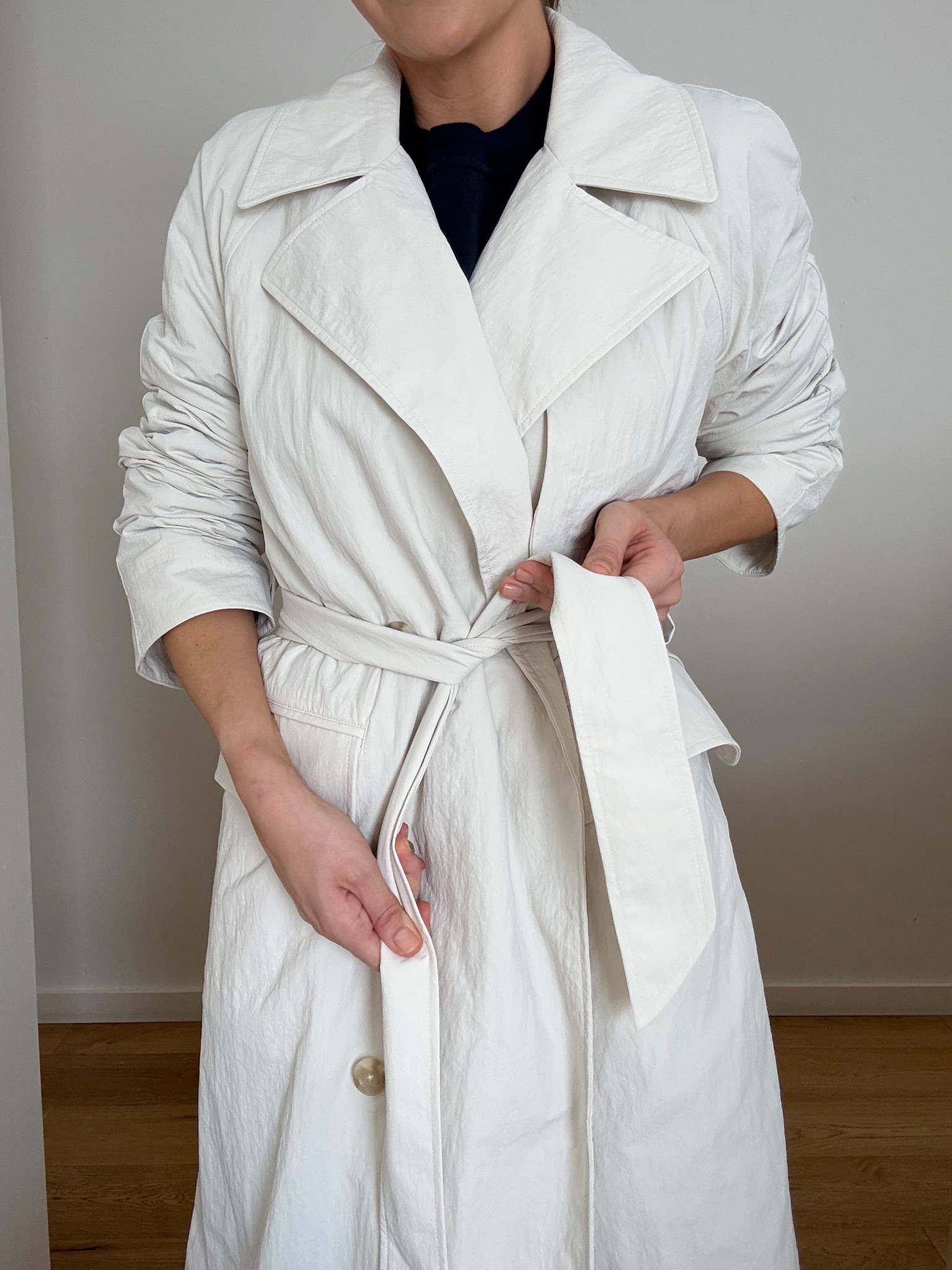 This classic trench comes in 3 colours and is water resistant and windproof. Get your usual size for a standard fit or size up for the oversized look 

#LTKaustralia #LTKautumn #LTKstyletip