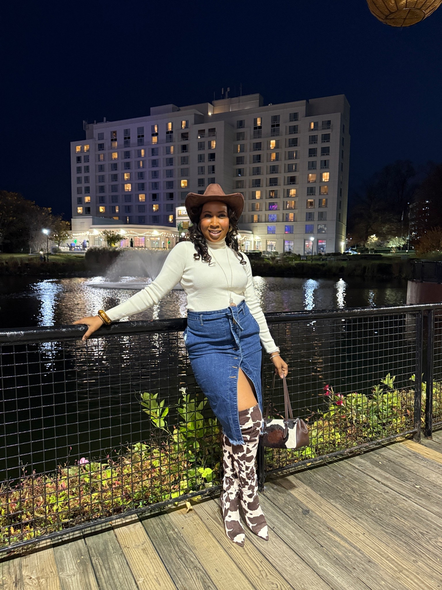 Who said cowgirl vibes can’t be classy?
These boots walked in and said: “We’re the outfit now.” 🐄🔥

Added a denim slit skirt and Western accessories to seal the deal.

Linked similar styles for anyone ready to join the Cowgirl Couture club. 🤭✨

#DenimSkirtStyle #FallOOTD #BootSeason


#LTKootd #LTKOver40 #LTKgrwm