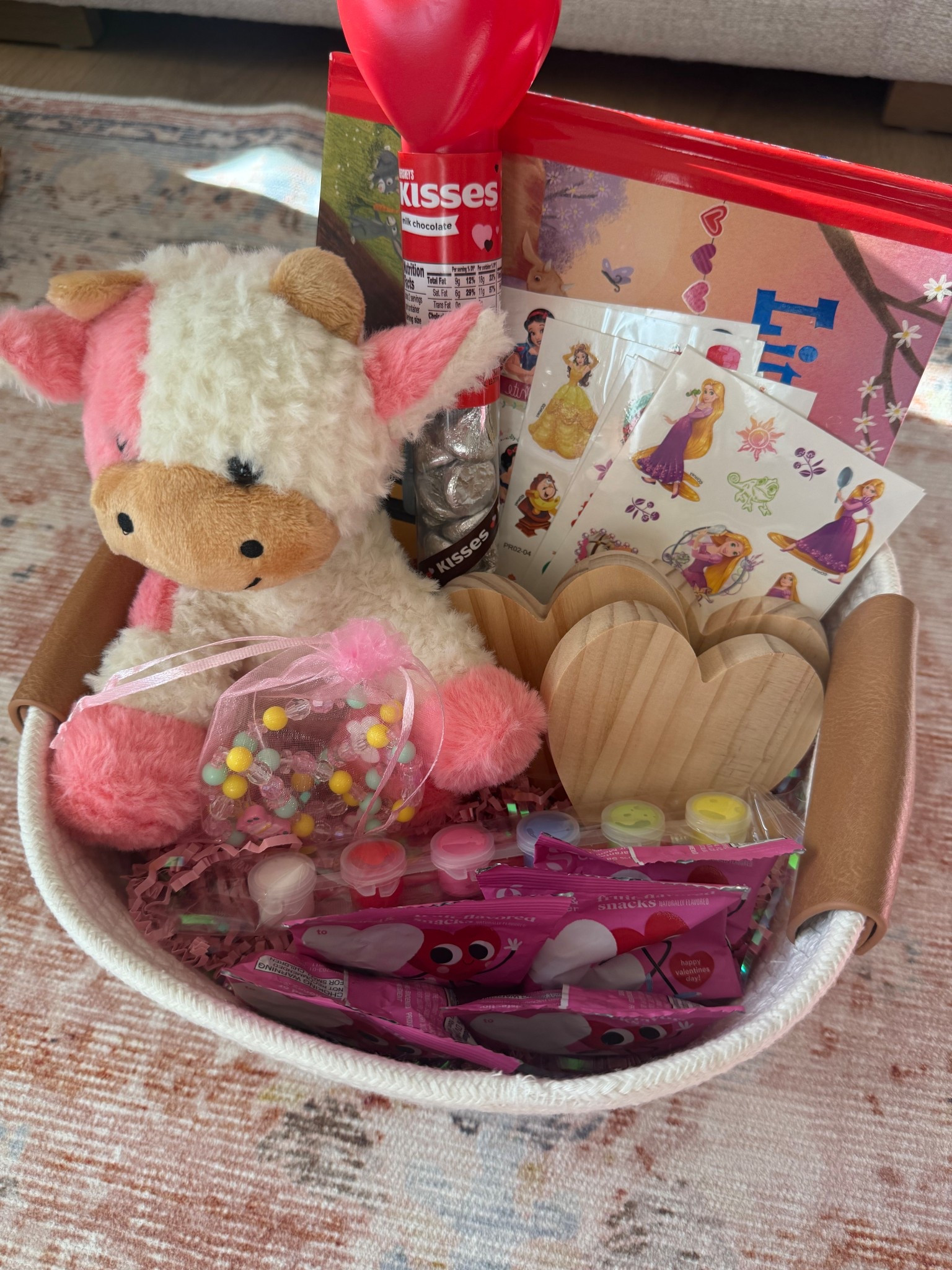 valentines basket for sis💕

#LTKValentine #LTKmomlife #LTKKids
