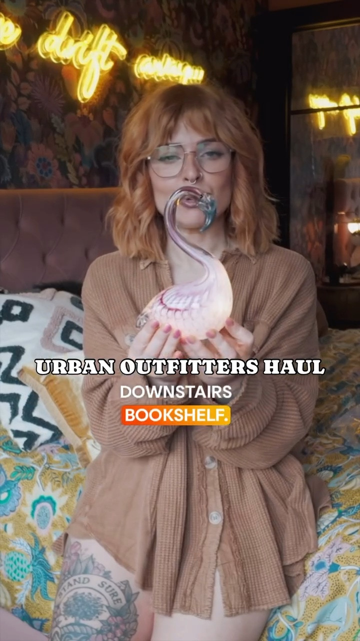 *Bats away Gen Z with a pair skinny jeans* @urbanoutfitterseu is for everyone