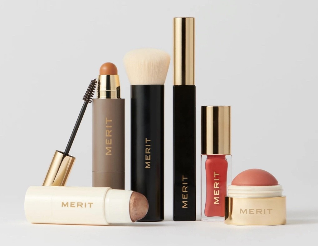 girls make up, our secret to being tan!
the elf bronze drops in pure gold or rose gold mixed with the Glow recipe or any moisturizer or even foundation. A little goes a long way!