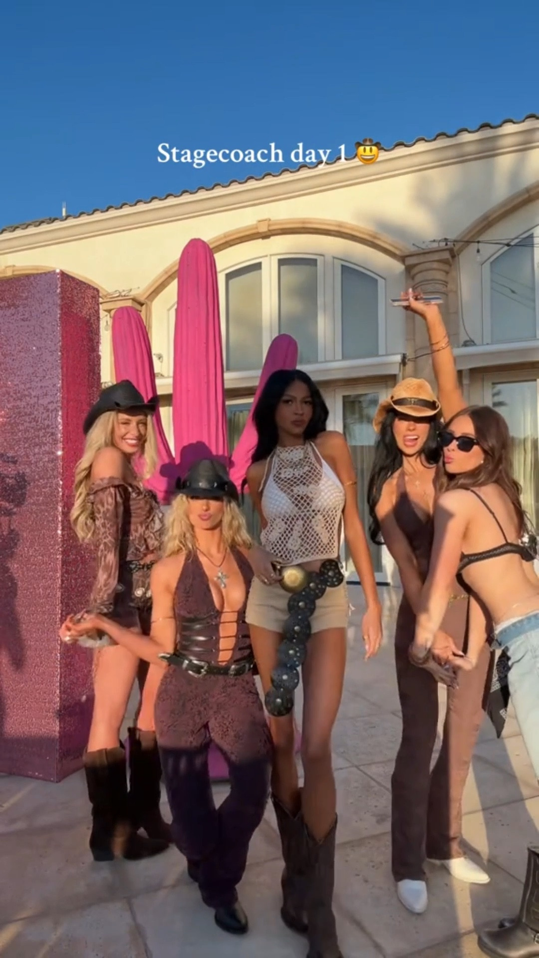 Stagecoach day 1 🤠

#LTKStyleTip #LTKWatchNow #LTKFestival