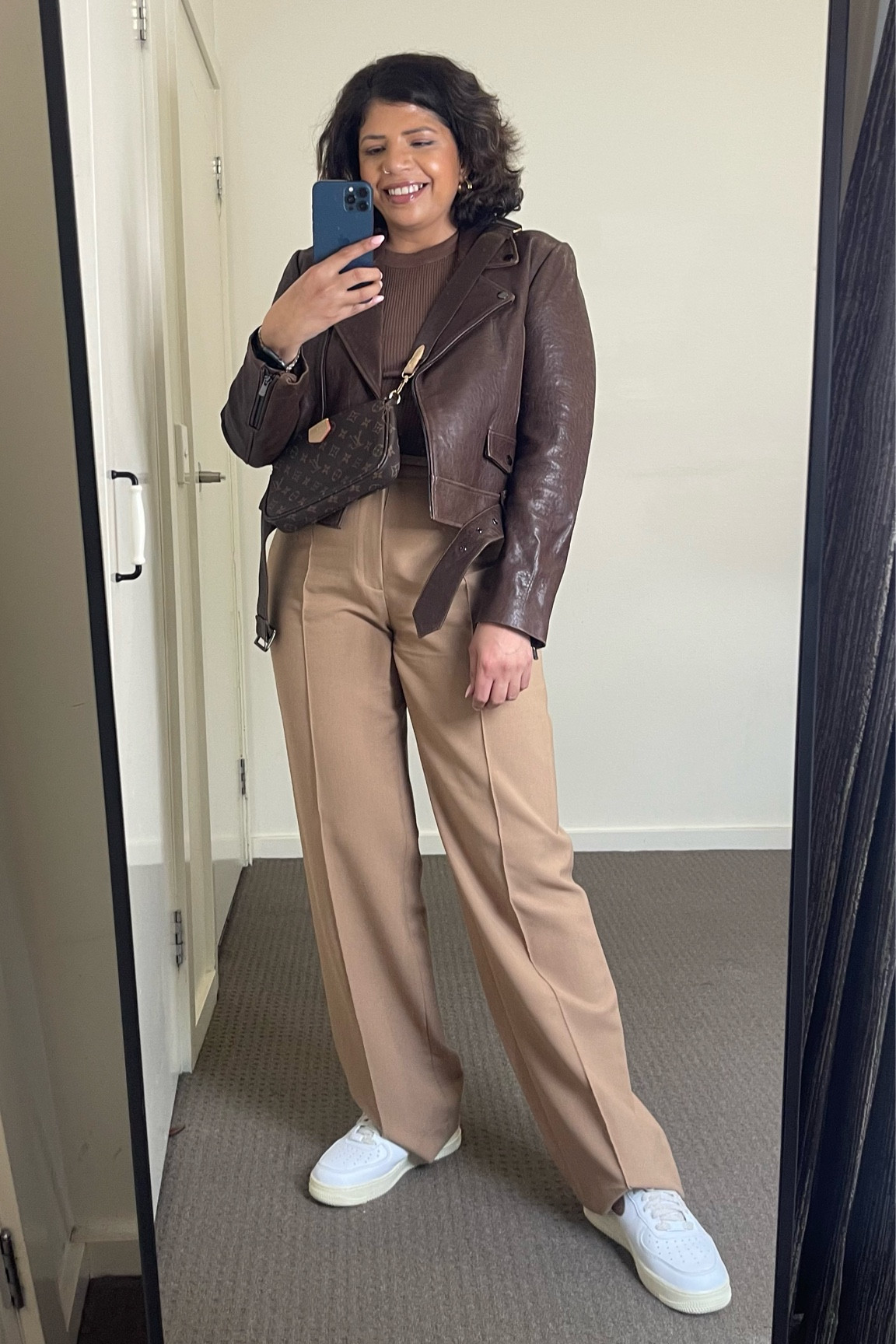 Day 30/30 Autumn outfits - final day of the series and ending it with a tonal look 🤎

Outfit details: 
Vest @cottonon 
Trousers @zara 
Jacket @elka_collective 
Shoes @nike airforce 1 
Bag @louisvuitton 
Perfume @burberrybeauty 
Lip products @diorbeauty and @charlottetilbury



#LTKmidsize #LTKSeasonal #LTKover40