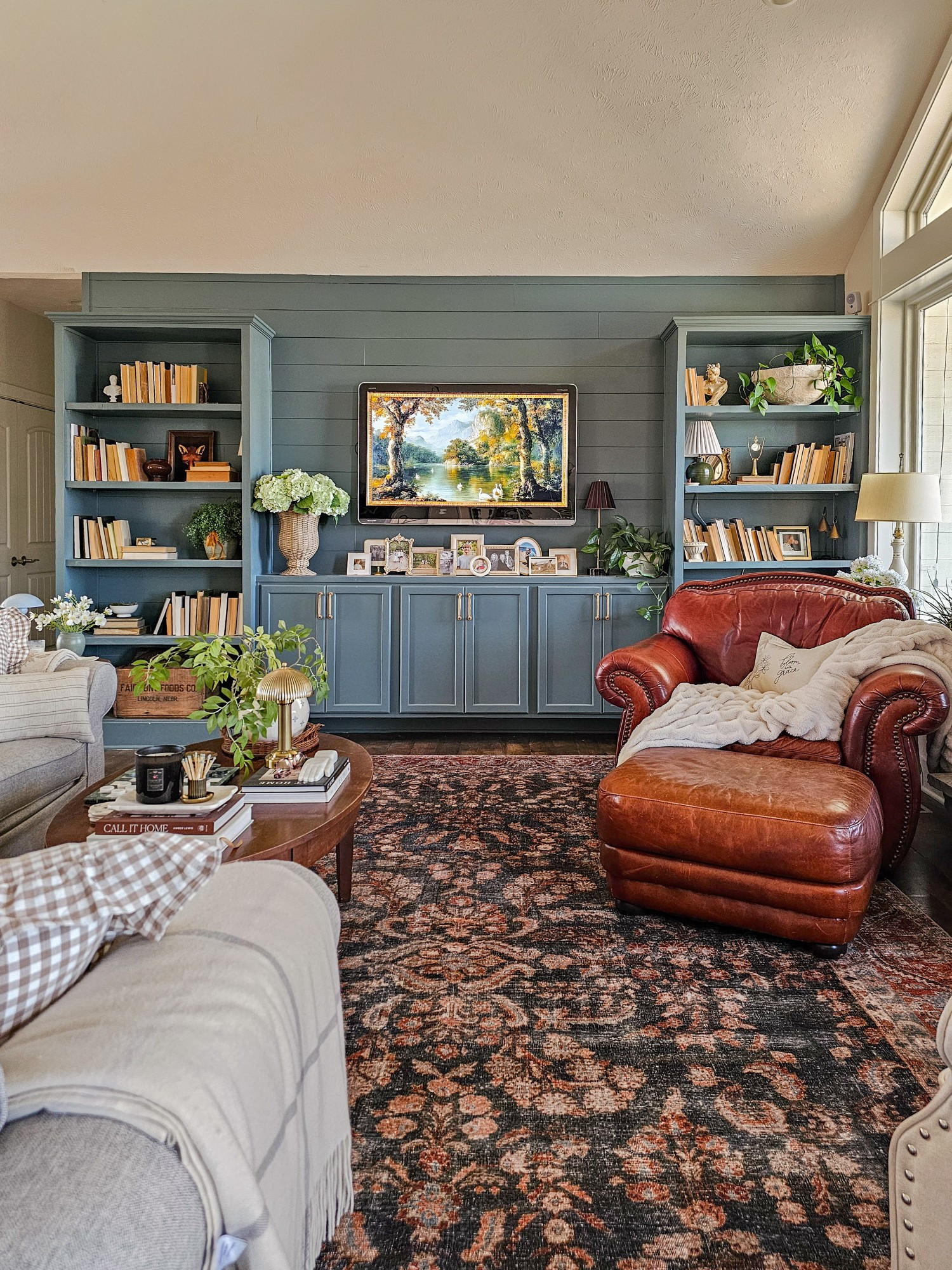 A large rug can change the whole look and feel of a room

#LTKHome #LTKdayinmylife #LTKstorytime