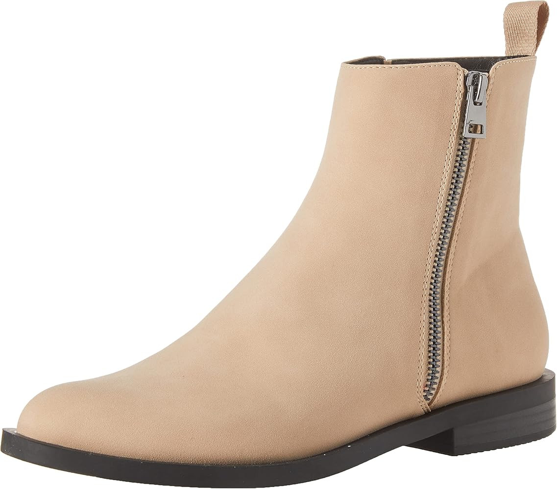 Amazon Essentials Women's Exterior Zip Flat Ankle Boot | Amazon (US)