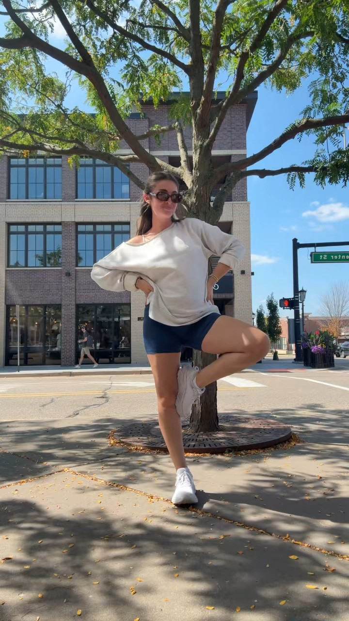 Wearing size L in the crewneck for an oversized fit and medium in the shorts! 