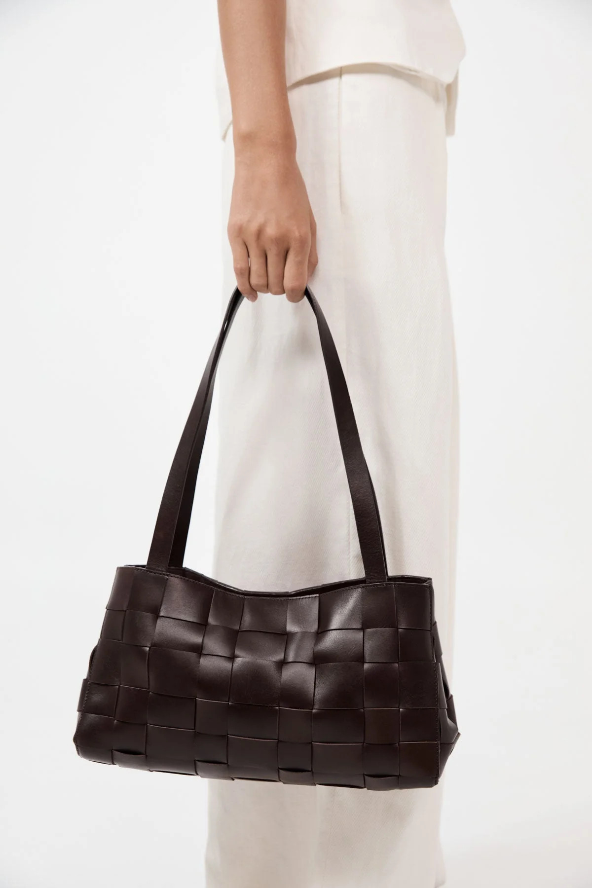 PRE-ORDER: Slim Woven Tote - Chocolate | St. Agni (US, UK, EU)