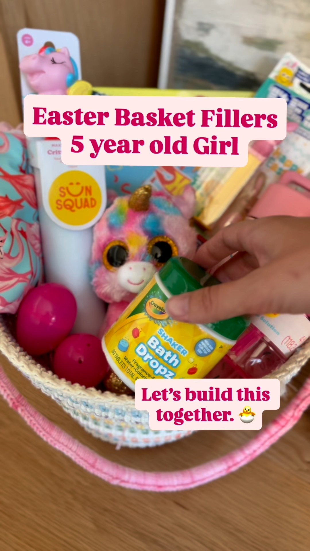 Comment “EASTER” to get this easy, practical and very DIY Easter basket for a five year old girl! 😍🐣