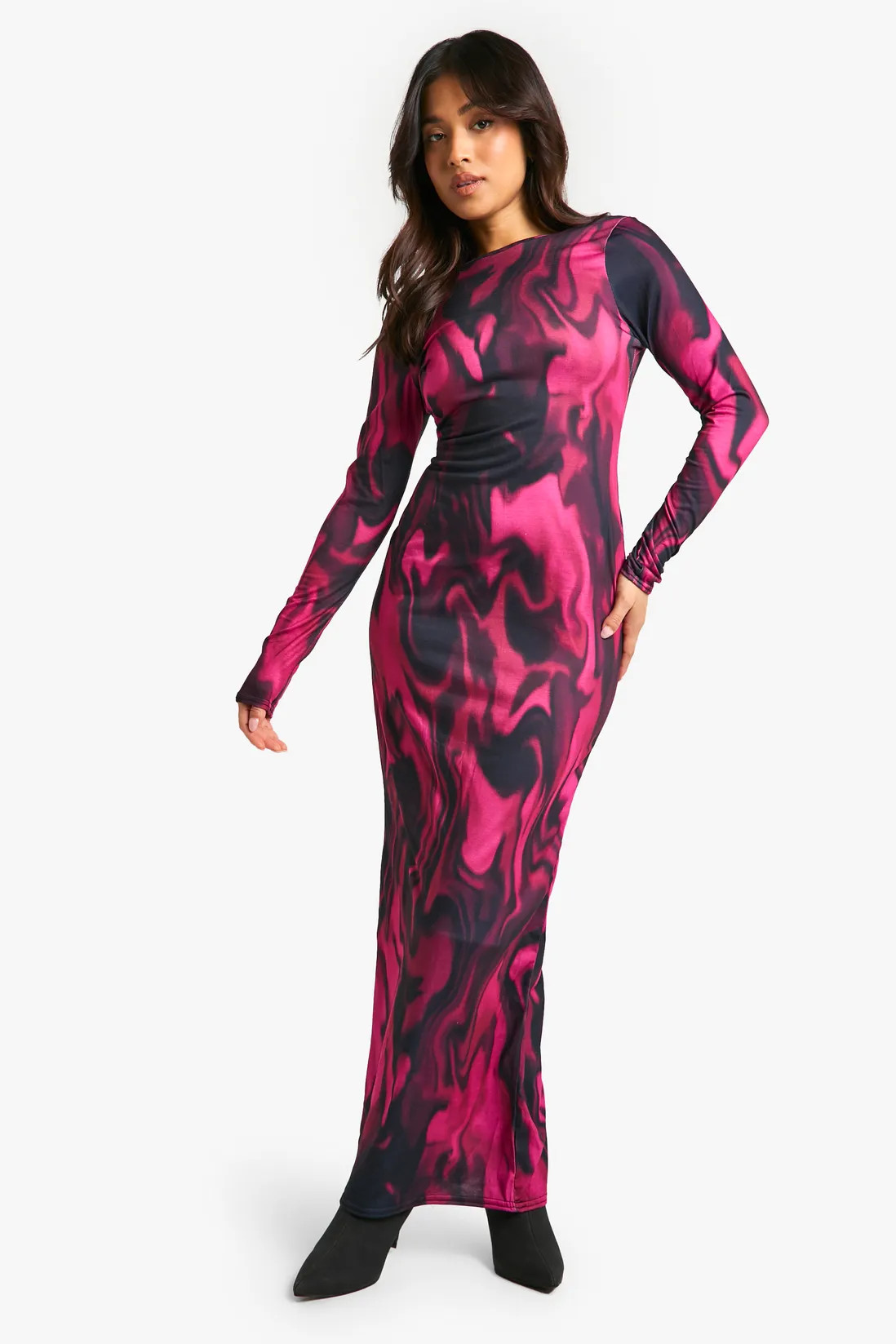 Petite Abstract Print Scoop Back Maxi Dress | boohoo (US & Canada)