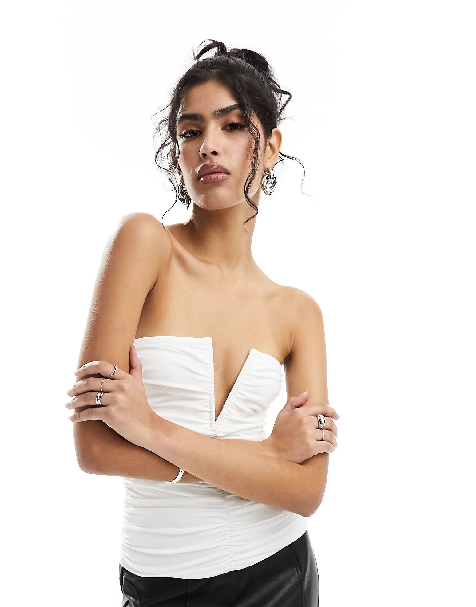 4th & Reckless notch detail ruched bandeau top in white | ASOS (Global)