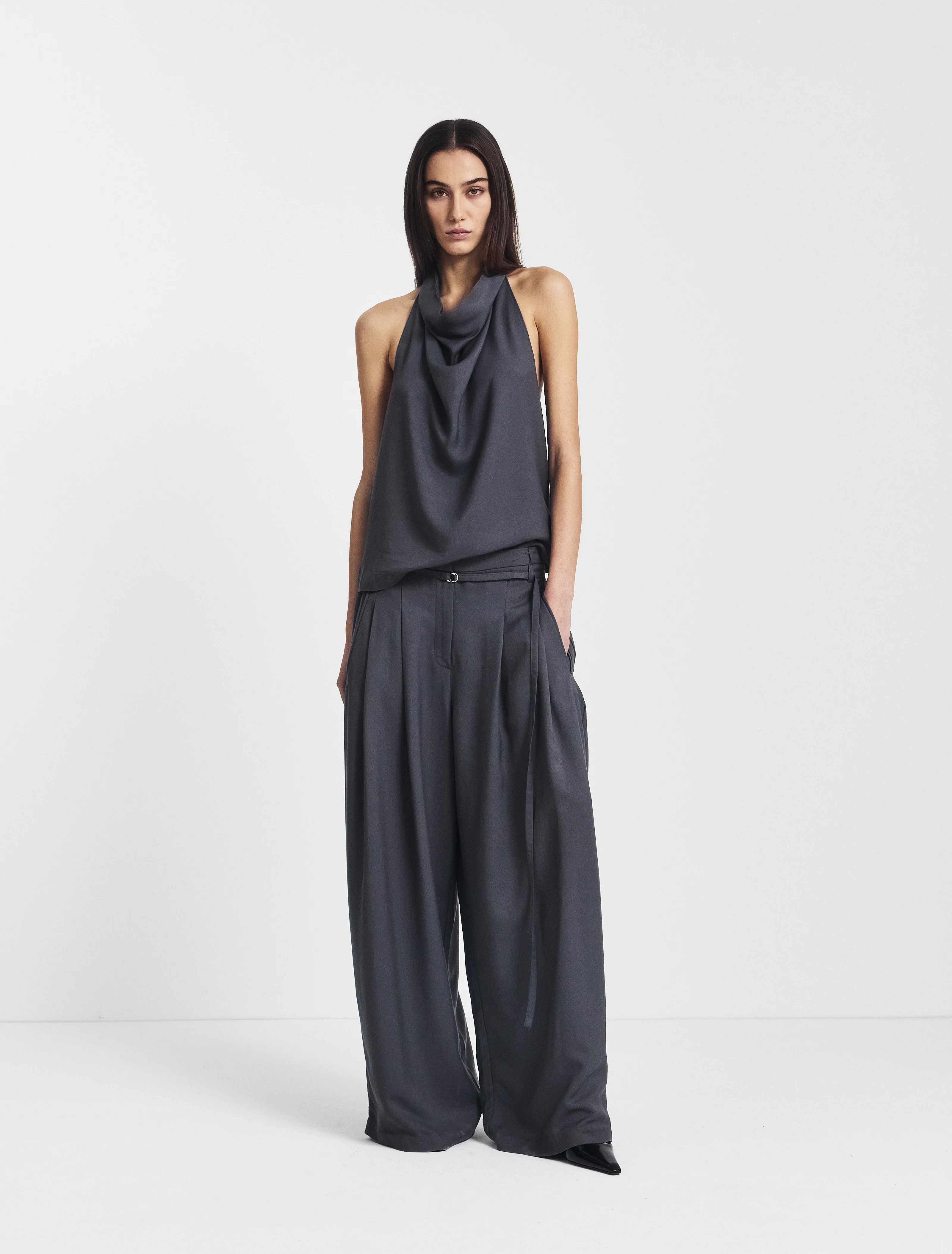 Evie Wide Leg Trouser in Magnet | NinetyPercent
