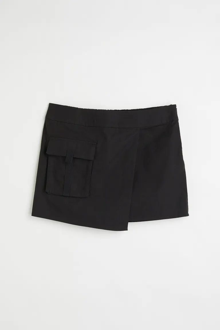 Short wrapover cargo skirt | H&M (US + CA)