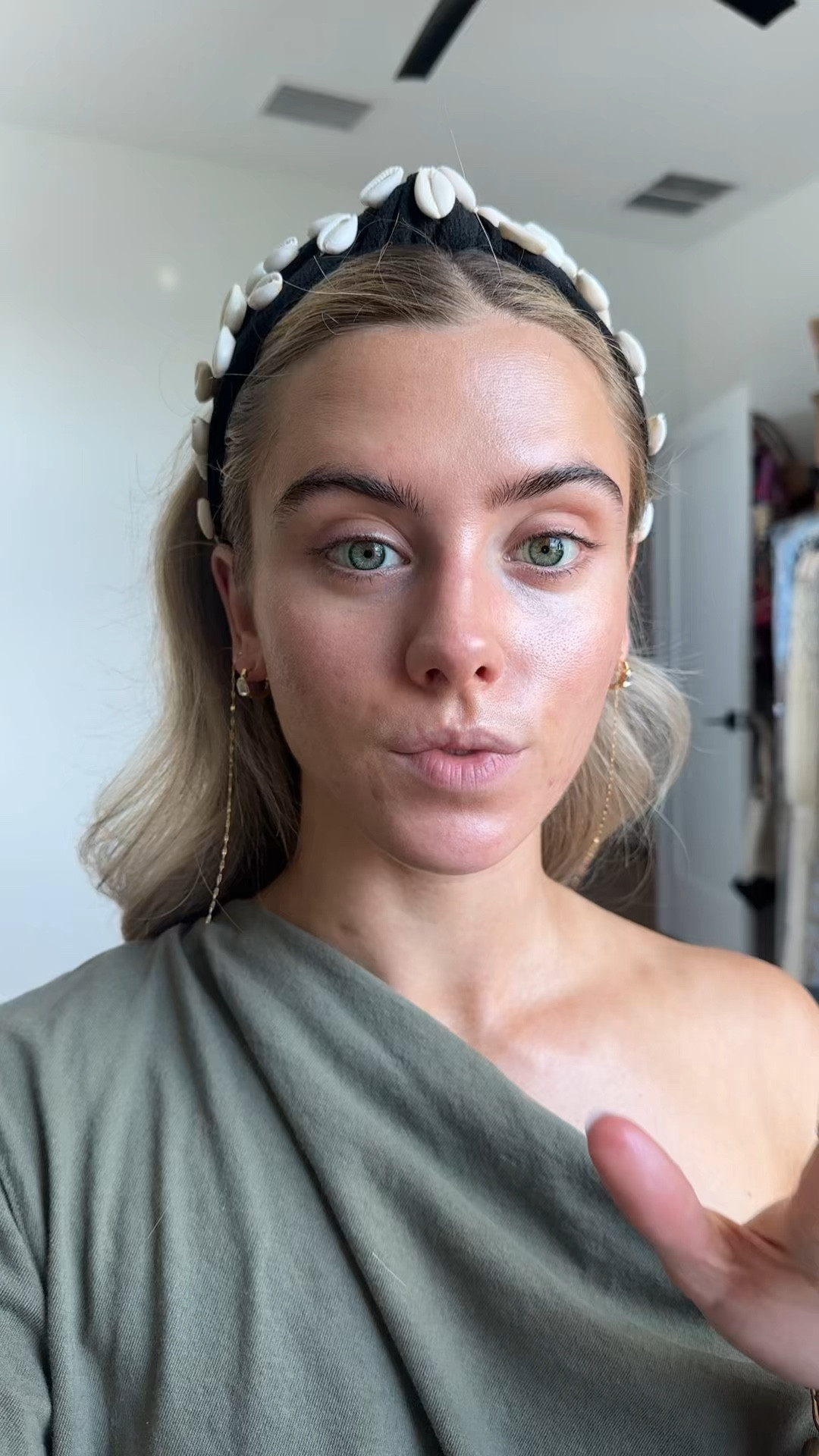 breaking down my favorite base or foundations as someone with acne prone, sensitive, and dry skin looking for a perfect glowy skin like base 

#acnemakeup #foundationroutine #foundationreview #makeuproutine #makeupforacne @Haus Labs @m.ph by Mary Phillips @loréal paris usa @dibsbeauty  @Natasha Denona  @LAWLESS Beauty

#LTKgrwm #LTKselfcare #LTKBeauty