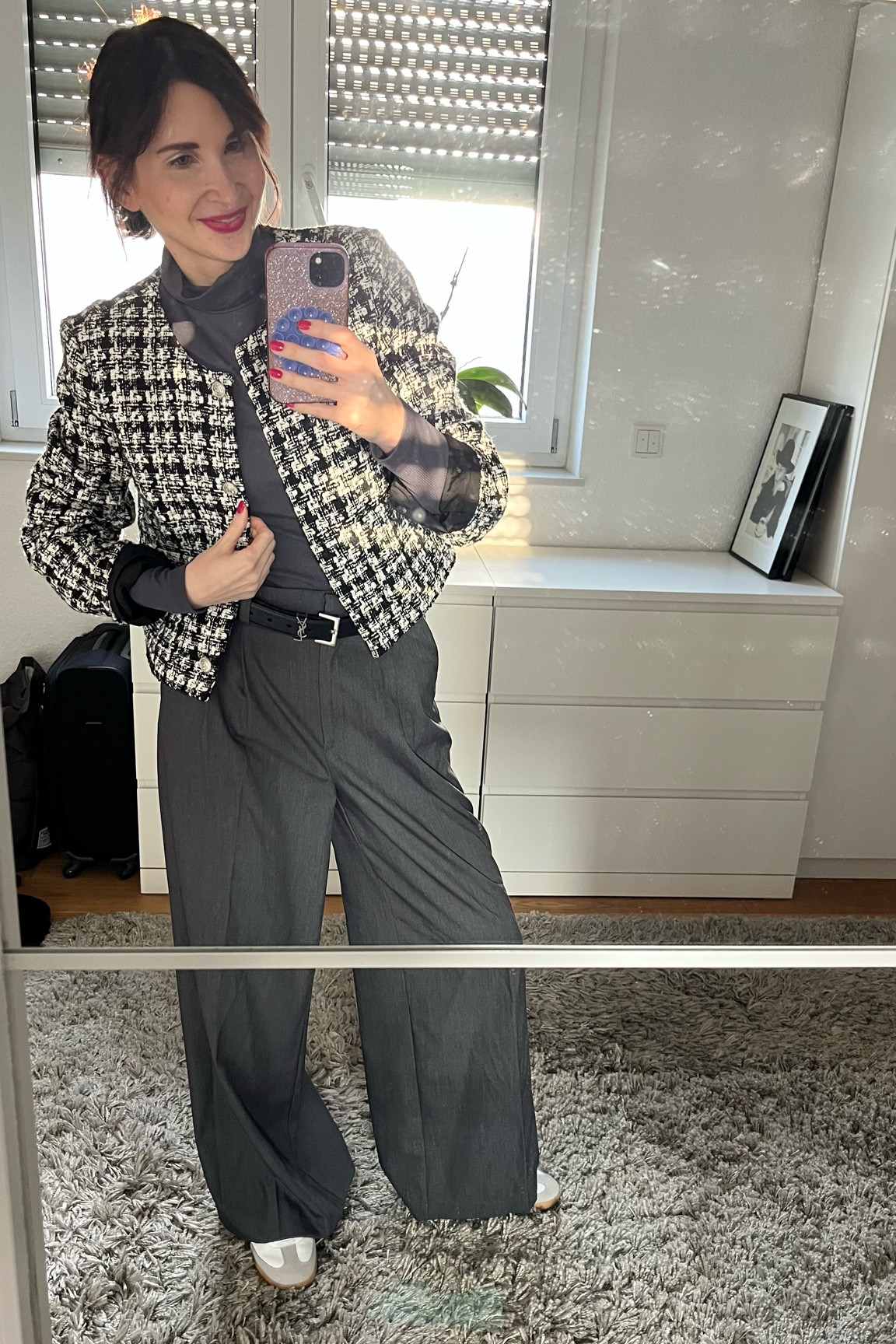 Elegant und lässig zugleich ist die Kombi aus Bundfaltenhose und Bouclé-Jacke ✨ Der Rolli macht den Look wintertauglich ❄️

#winter #blazer #elegant

#LTKpartywear #LTKstyletip #LTKdeutschland