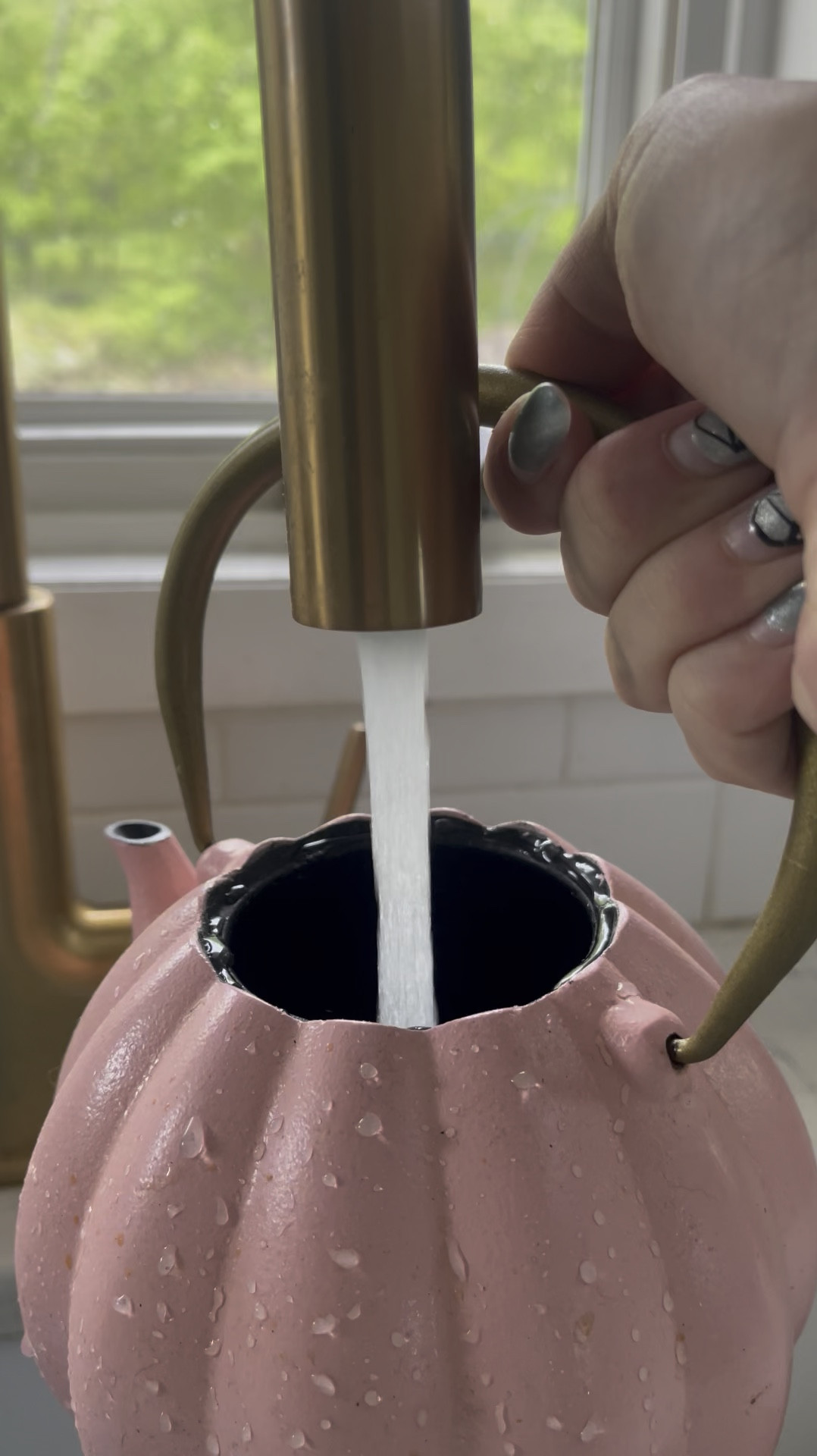 There isn’t a lot that shoppable in my post today, but there are a few things that they’re all really cute, particularly in my pink pumpkin tea, kettle, and my bird teapot. Also, I’m only about a fourth of the way into this book, but so far it’s definitely interesting. It one book of the year over on Book of the Month, so I am very curious to see where it goes.

Amazon finds, Amazon home, kitchen decor, kitchen accessories, romanticize your life, cottagecore, aesthetic decor 

#LTKFindsUnder100 #LTKHome #LTKFindsUnder50