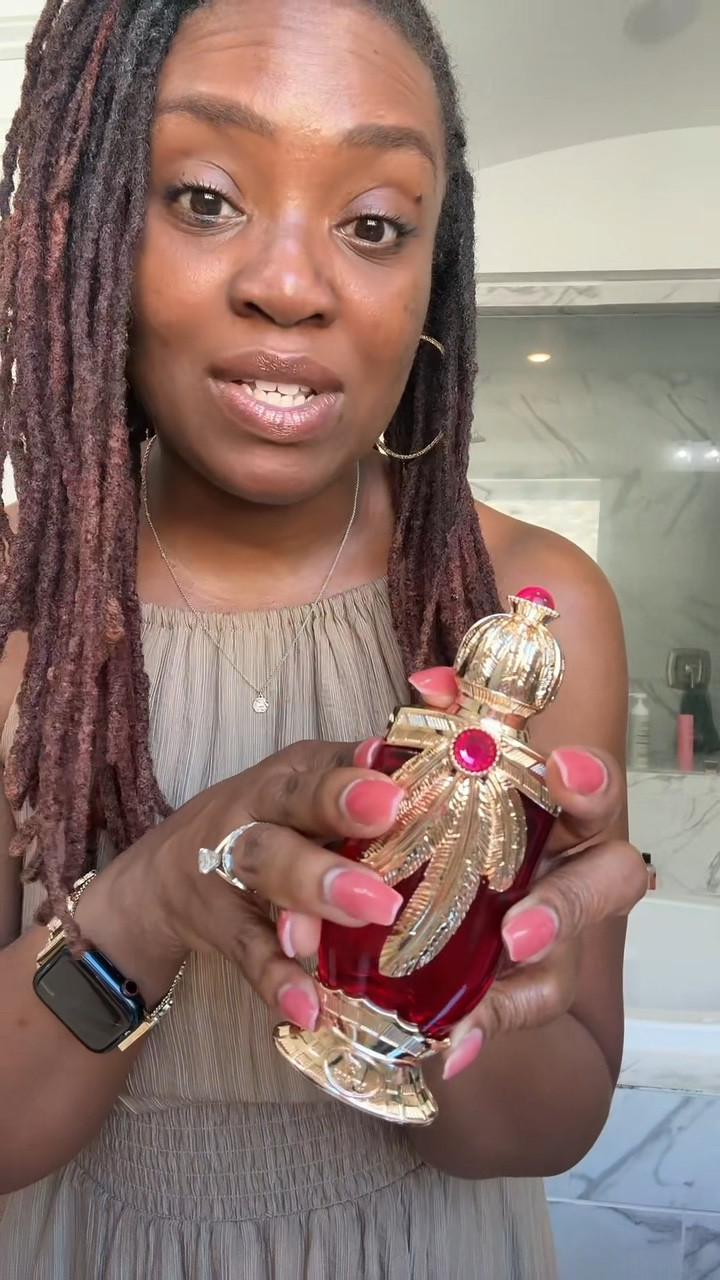 Today’s scent of the day is so sweet, so fresh and so floral! It’s like a sweet fresh bouquet of the prettiest flowers in the garden without the green of the leaves! It’s perfect for spring and will have you feeling like the prettiest girl in the room! 

#LTKselfcare #LTKmorningroutine #LTKootd