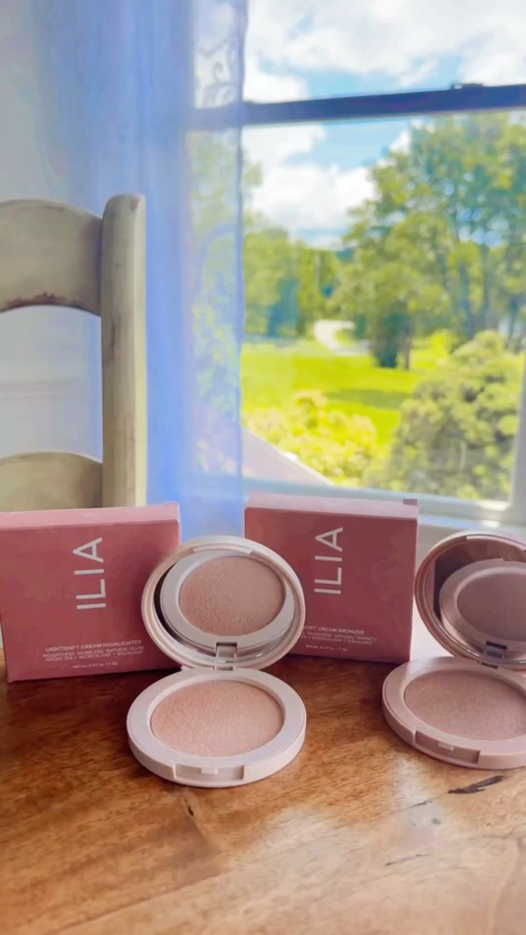And also restocked on my favorite 🤩 @iliabeauty highlighter and bronzer… so many links 🔗 lol but always happy to share!!! 🥰✨ Been using there for years and LOVE 👏🏽 the shine they give me - all year long!! 🙌🏽