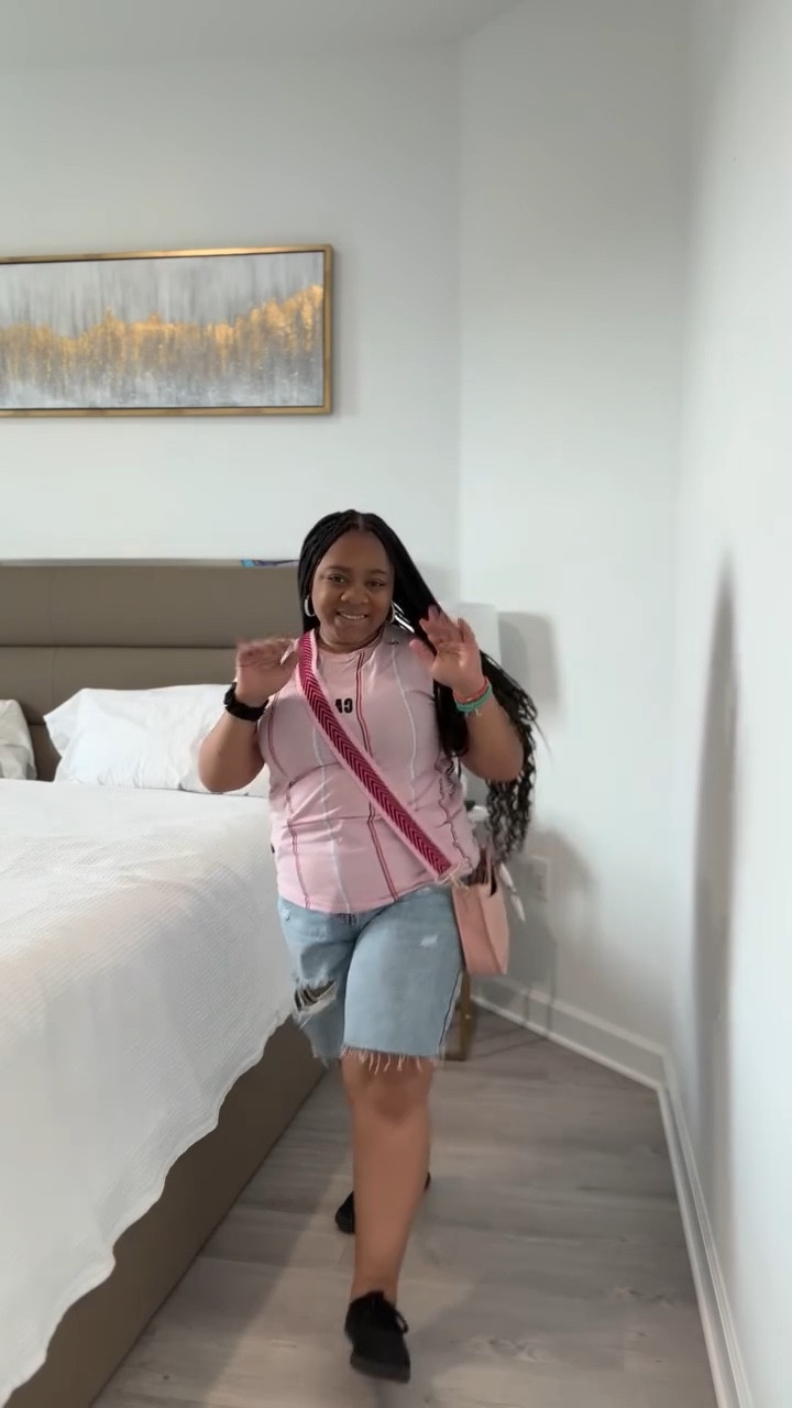 GDWM 🤗
Casually cute 

Shirt @burlingtondeals 
Shorts @primark.usa 
Shoes @targetstyle 
Perfume & Oil @bathandbodyworks & @a.scustomfragranceoils 

Follow @Itsalovelydeh for more Faith, Business and Beauty content. 

⁣#DeHjaEllis #itsalovelydeh  #brandambassador #branding #fashioninfluencer #fashioninfluencers #fashionmodel #modeling #outfitoftheday #socialmediainfluencer #modestinfluencer #modestfashion #Godfirst #christian #christianwoman #prayers #dailyprayer #prayerlife #prayerwarrior #warefareprayers #Inspo #selfhealth #inspirationalpost #blog #jesusisking #deargod #influencerblogger