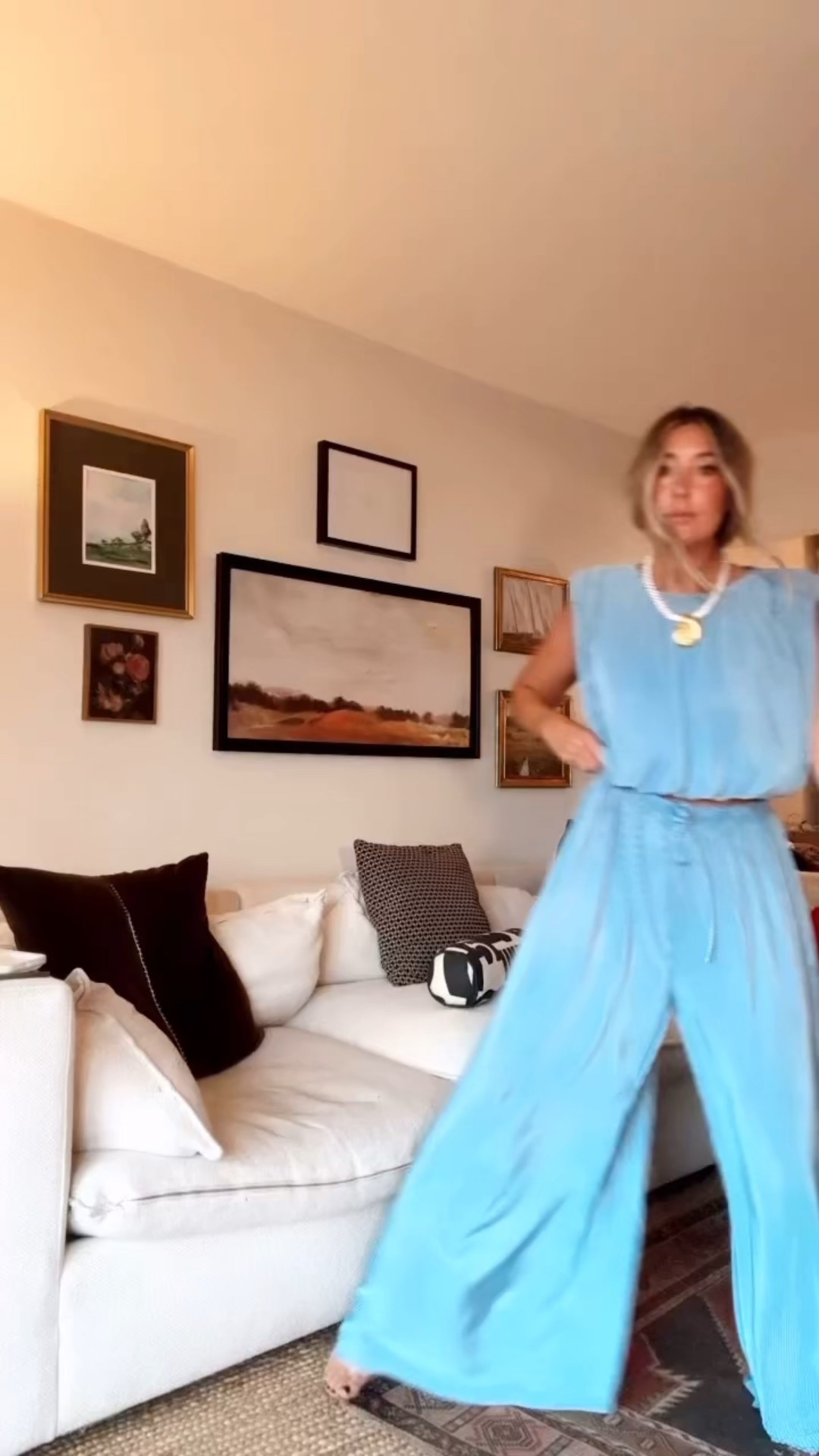 3 resort looks that just launched on @vici! Comment SHOP and I will DM you everything — the last one might be my favorite! Who’s traveling somewhere warm for the holidays?! 

Use code CAITLYNSAVE35 for 35% off sitewide!
