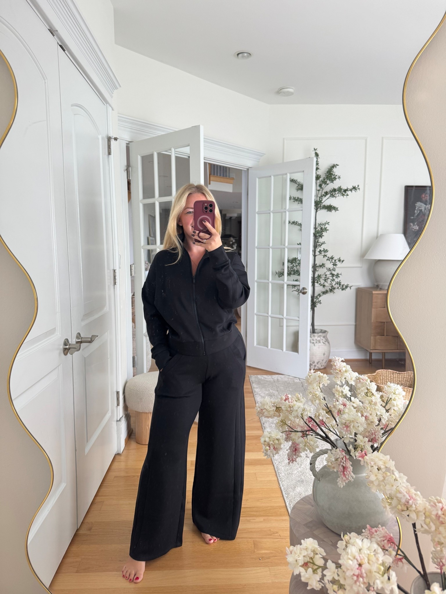 I will be living in this set! It’s so soft and comfortable!

#spanx #airessentials #outfit #falloutfit #travelset #outfitinspo #fallfashion #momoutfit 

#LTKPetite #LTKSaleAlert #LTKFallSale