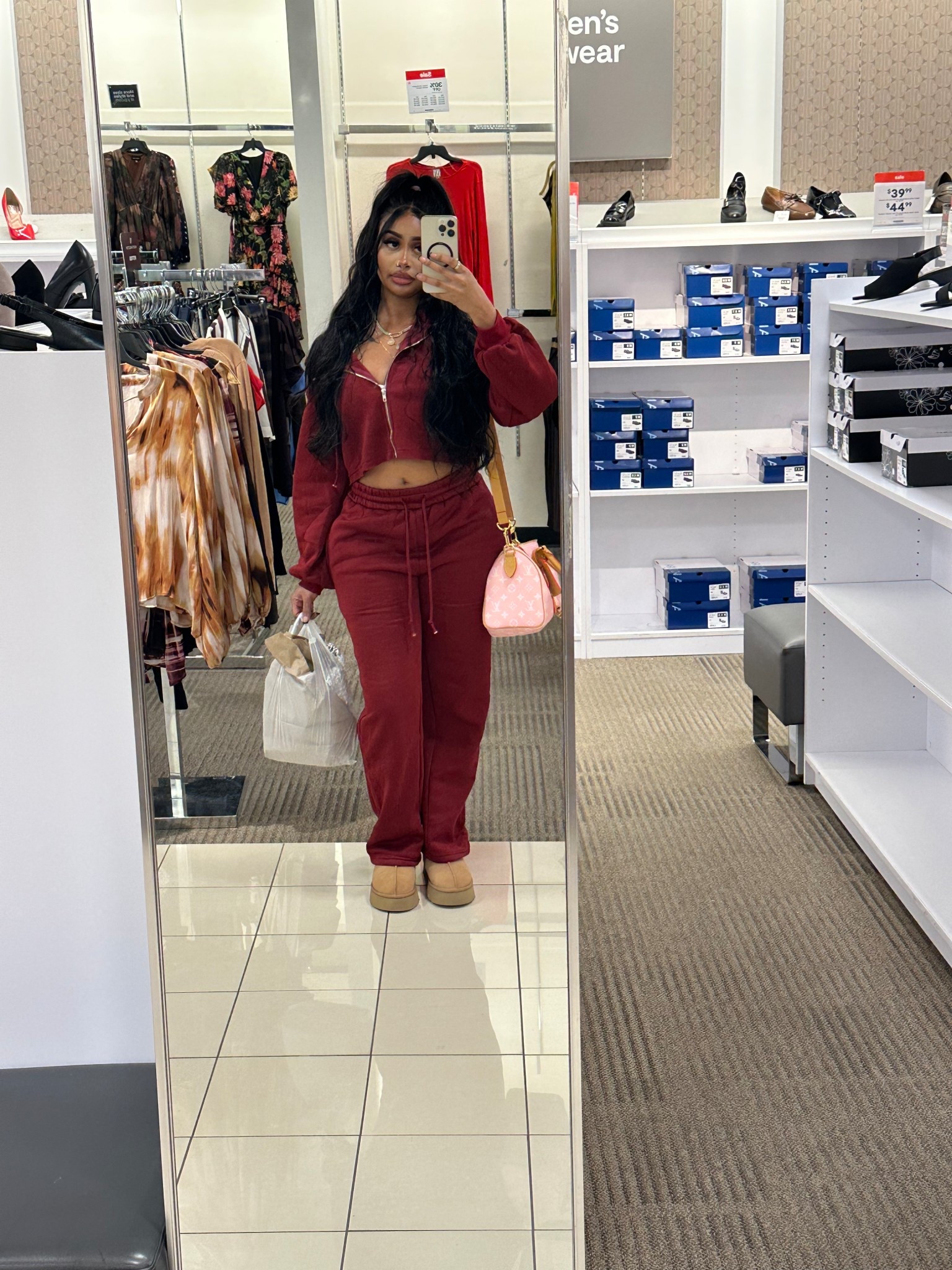 Shopping to sit court side 

Search G3SYN to shop my trendies picks on SHEIN! 

#cozyseason #sweats #shoppingg

#LTKItBag #LTKSeasonal #LTKShoeCrush