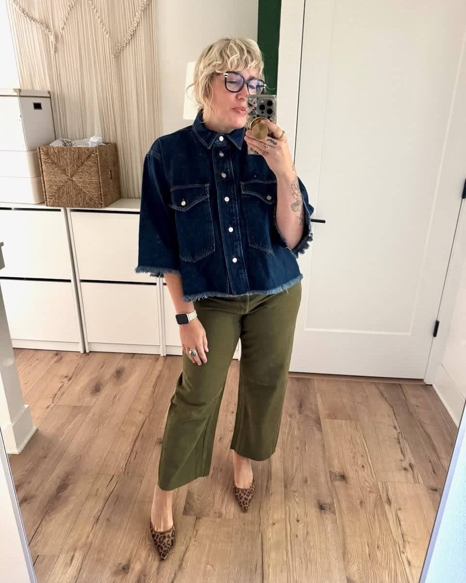 Finally tried on the Madewell Darted Barrel jeans (already a fav of mine in a blue wash) in olive and they are amazing. So perfect. I am in love. TTS and comfy and cool. Wearing a 29. 
