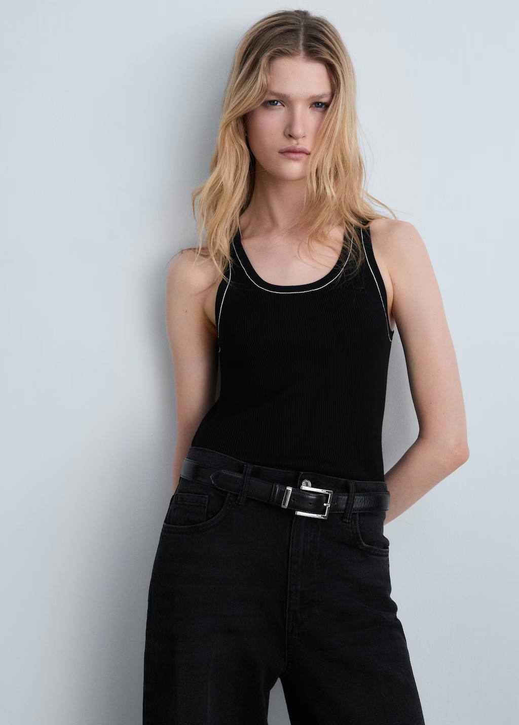 Ribbed top with contrasting trim - Women | MANGO United Kingdom | MANGO (UK)