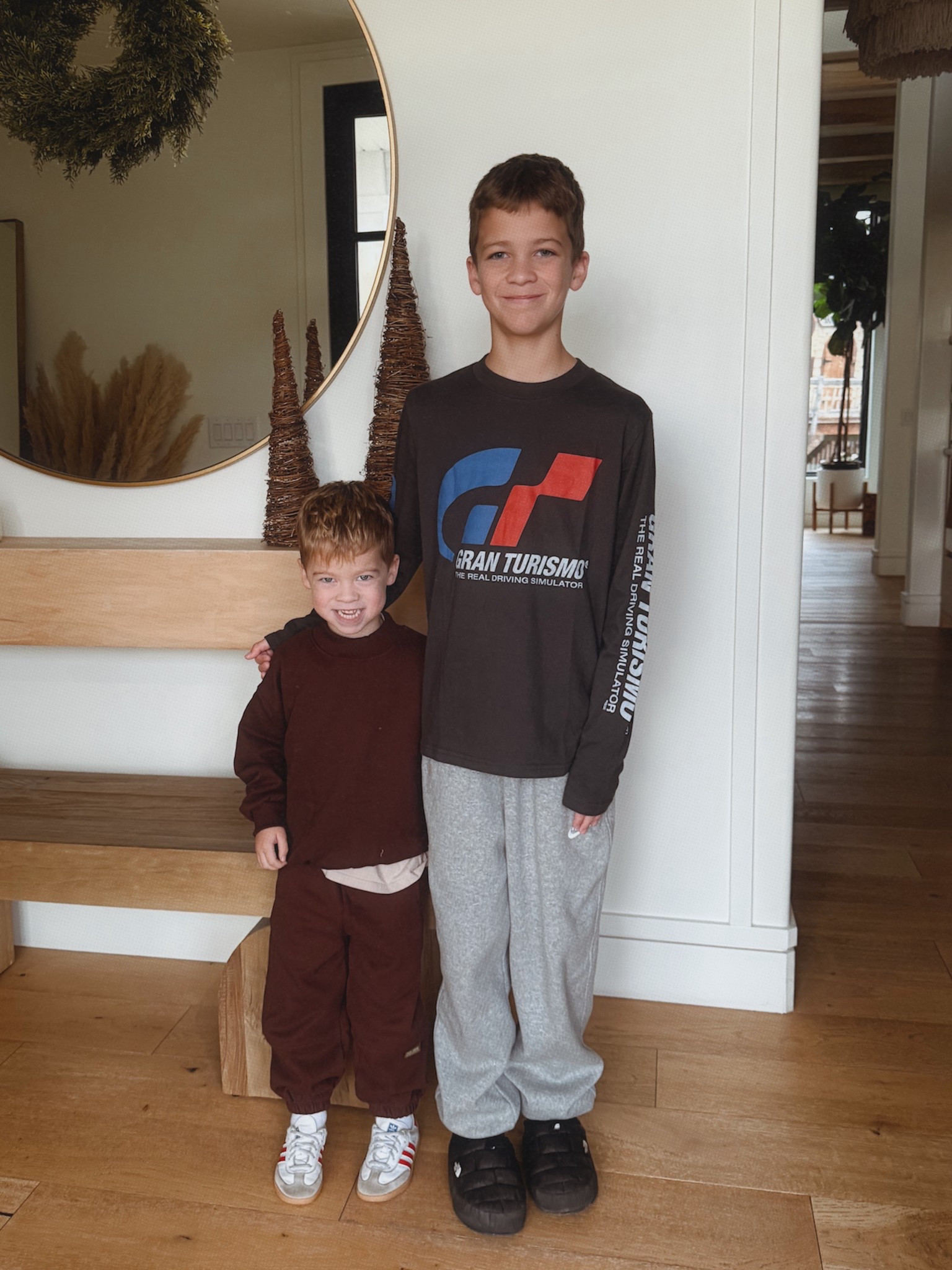 Cutie guys fits for schooll