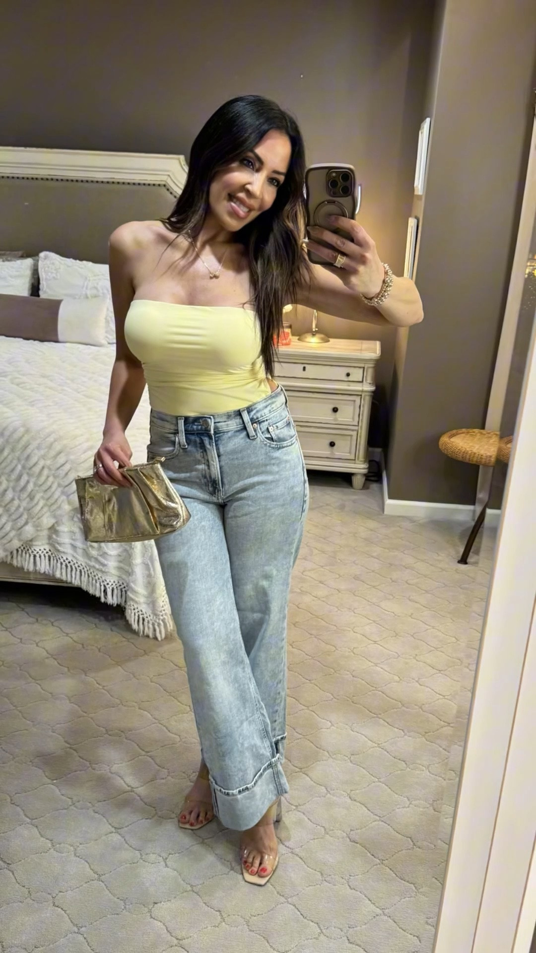 Butter yellow is definitely the "it" color of the season! 🌼✨
There’s something about this shade that just feels like instant sunshine. I’m pairing this tube top with these cuffed wide-leg jeans for the ultimate patio-ready vibe. 🥂
The best part? These jeans are 50% OFF right now! 💸 Grab them while you can and get ready to live in this look all summer long.
Get the Look:
• Top: Butter Yellow Tube Top
• Bottoms: Cuffed Wide-Leg Jeans (Half off!)
• Accessories: Gold Clutch & Neutral Heels
#ButterYellow #SummerStyle #OOTD #SaleAlert