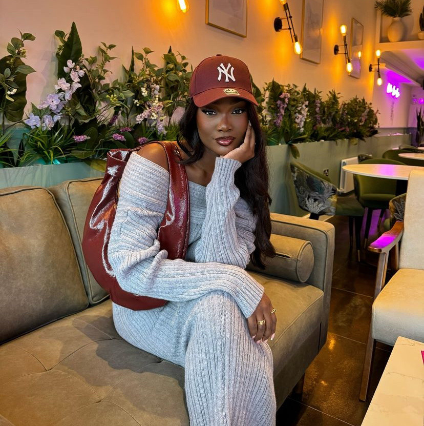 Fall winter ourfit
Grey maxi dress
Burgundy yankee hat 
Burgundy shoulder bag 

#LTKTravel #LTKStyleTip #LTKBeauty