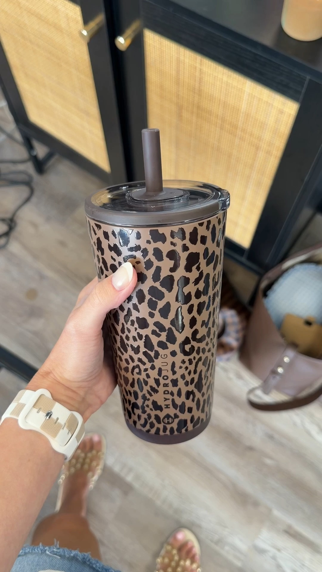 She’s a beauty 🤎🖤 love my fall @HydroJug

#LTKgrwm #LTKdayinmylife #LTKmomlife