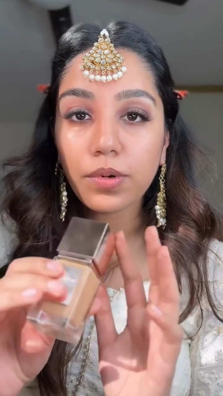 Part 2 of Full face of Patrick Ta Beauty ✨

Major Headlines Double-Take Crème & Powder Blush Duo 

Major Volume Plumping Gloss 

Major Skin Hydra-Luxe Luminous Skin Perfecting Foundation 

Major Sculpt Crème Contour & Powder Bronzer Duo

#patricktabeauty #patrikta #makeup #makeuptutorial #eyemakeup #fullfacemakeup #makeupideas #makeupinspo