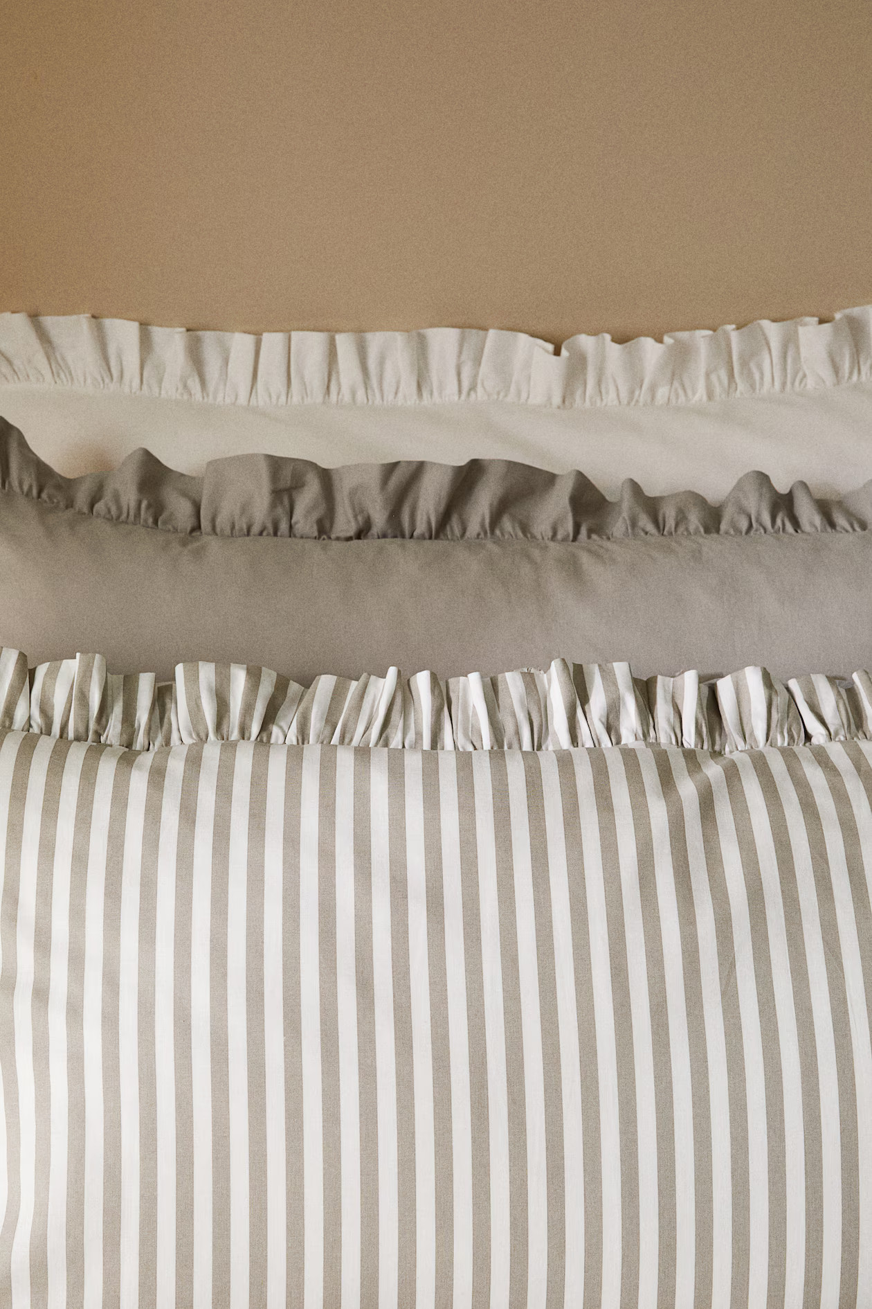Ruffle-Trimmed Cotton Cushion Cover - Light taupe/striped - Home All | H&M US | H&M (US + CA)