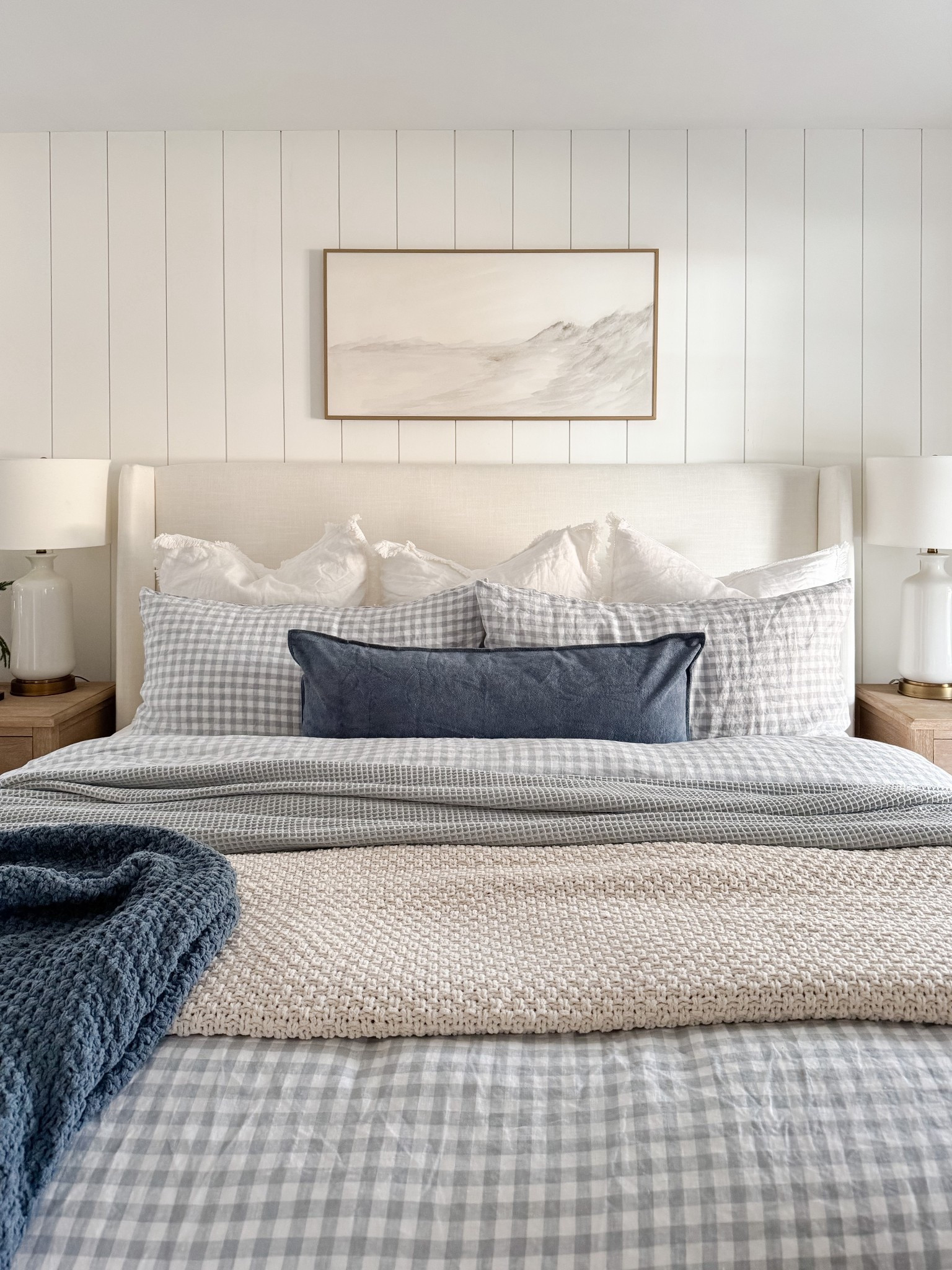 Coastal Bedroom Design

Home Home design  Modern home  Home decor  Bedroom design  Bedroom inspo  Bedroom finds  Bed Decor  

Upholstered bed, vintage bench, pottery barn bedding, wall art, nightstand 

#LTKFindsUnder50 #LTKHome
