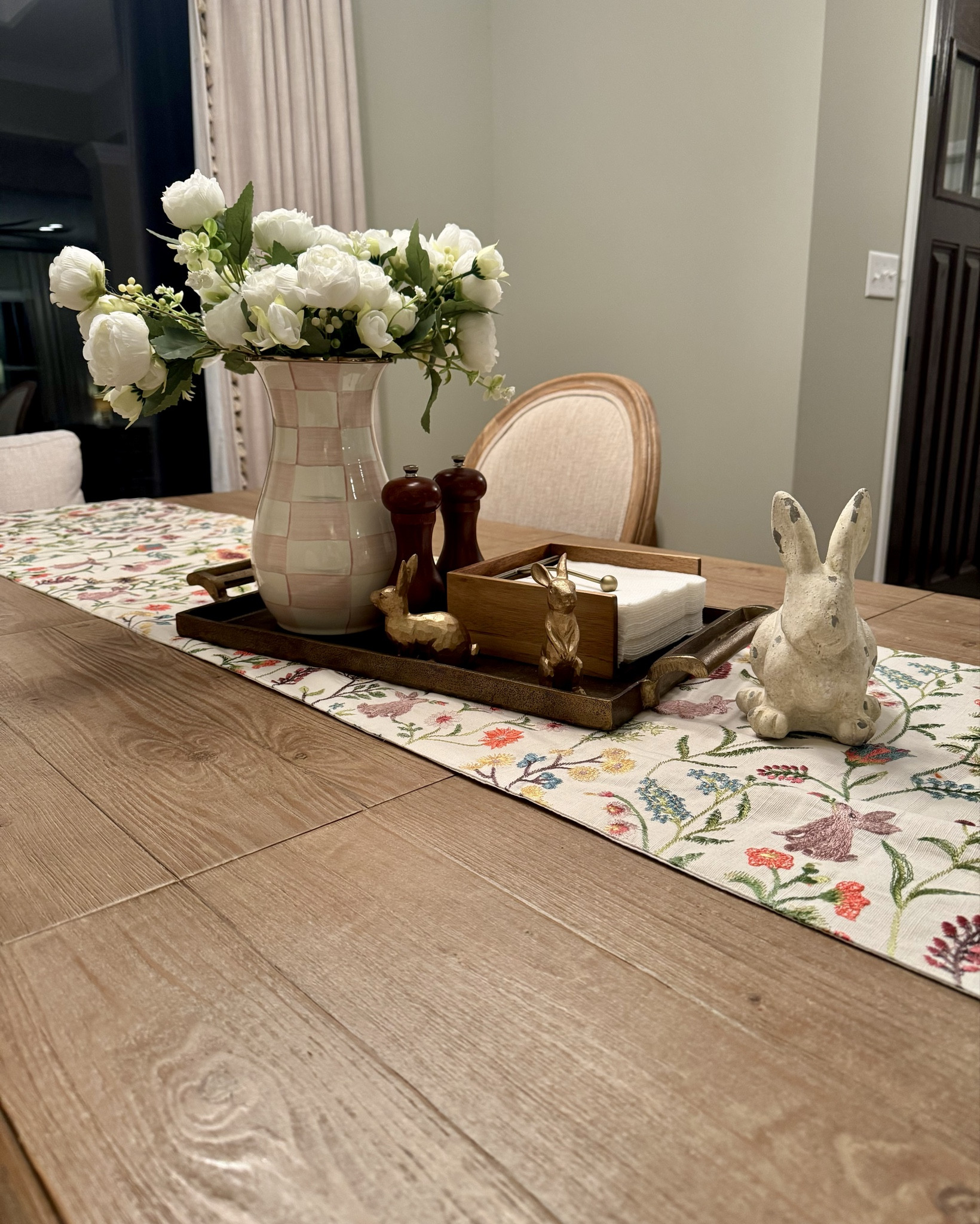 Spring & Easter decor is out at my house 🌸🐇 #springdecor #diningroomdecor #springandeaster #easterdecor #springtablerunner #springflowervase #bunny #bunnydecor

#LTKKids #LTKHome #LTKmomlife