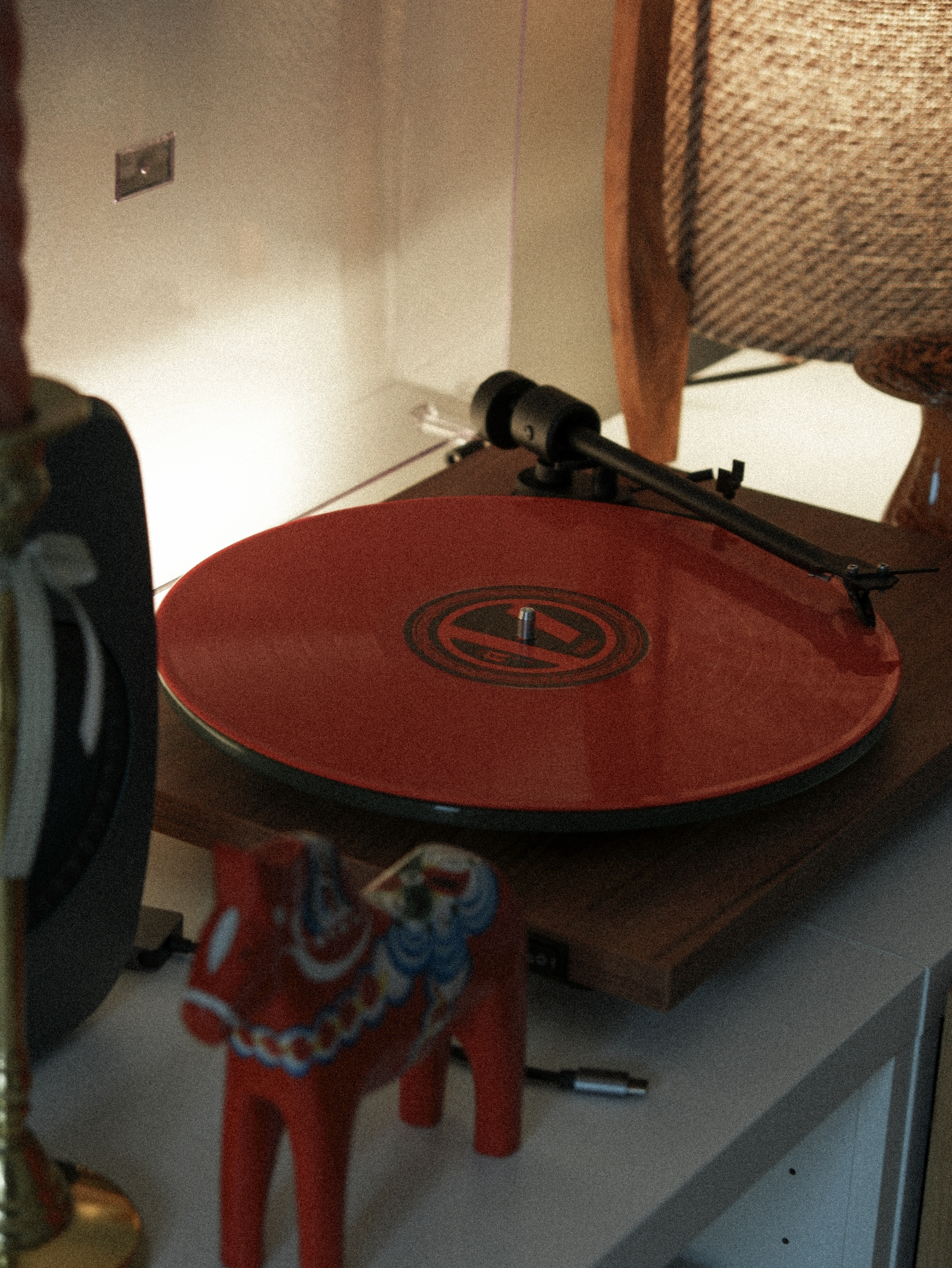 Twenty one Pilots - Breach Vinyle Rouge 

 #LTKfrance #LTKhome