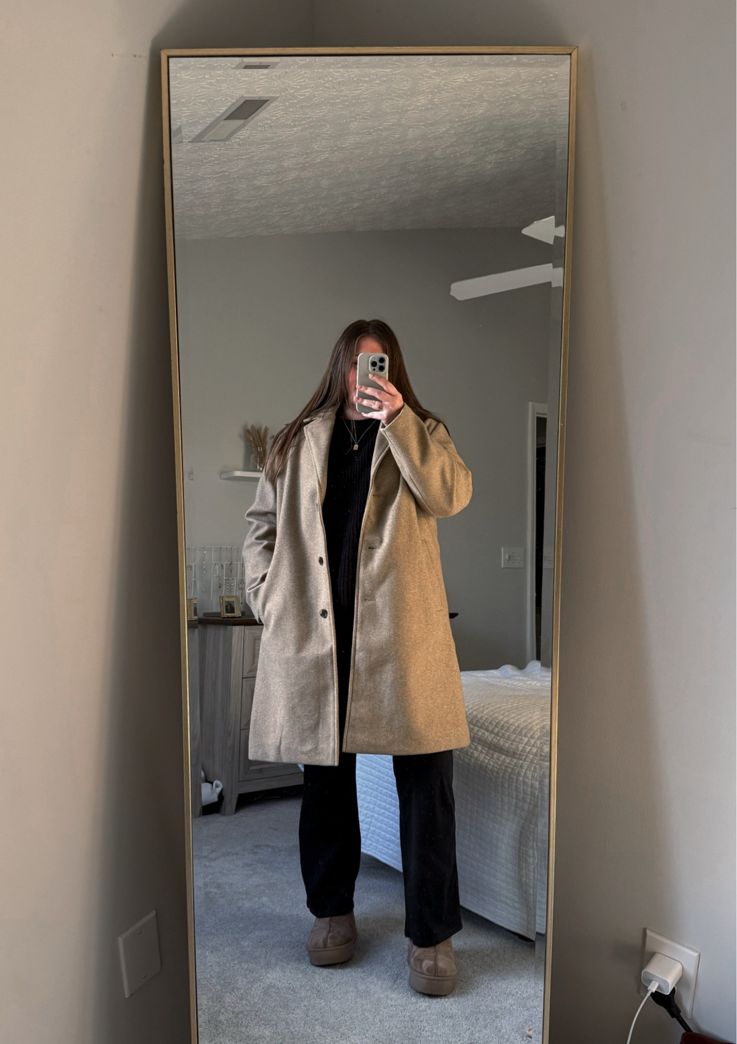 Beige Coat Outfit Inspo

#LTKGiftGuide #LTKSeasonal #LTKHoliday