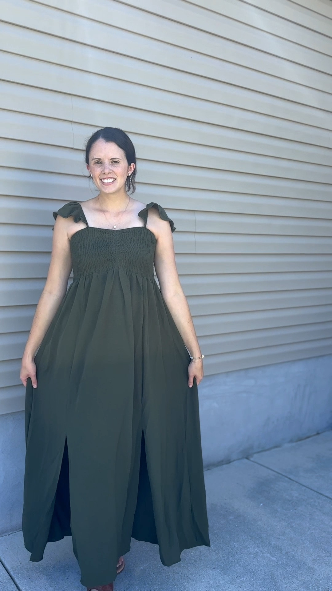 This dress is going to be the perfect dress for the fall season- I’ll be wearing this to church, for family photos and for the holidays. 

I love this beautiful olive green color and that it comes in so many color options! 



#LTKStyleTip #LTKSeasonal #LTKFindsUnder50