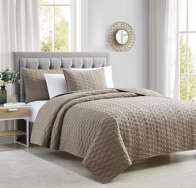 Amazon.com: Bourina Quilt Coverlet Set Embroidery Bedspread 3-Piece Quilt Set Microfiber Lightwei... | Amazon (US)