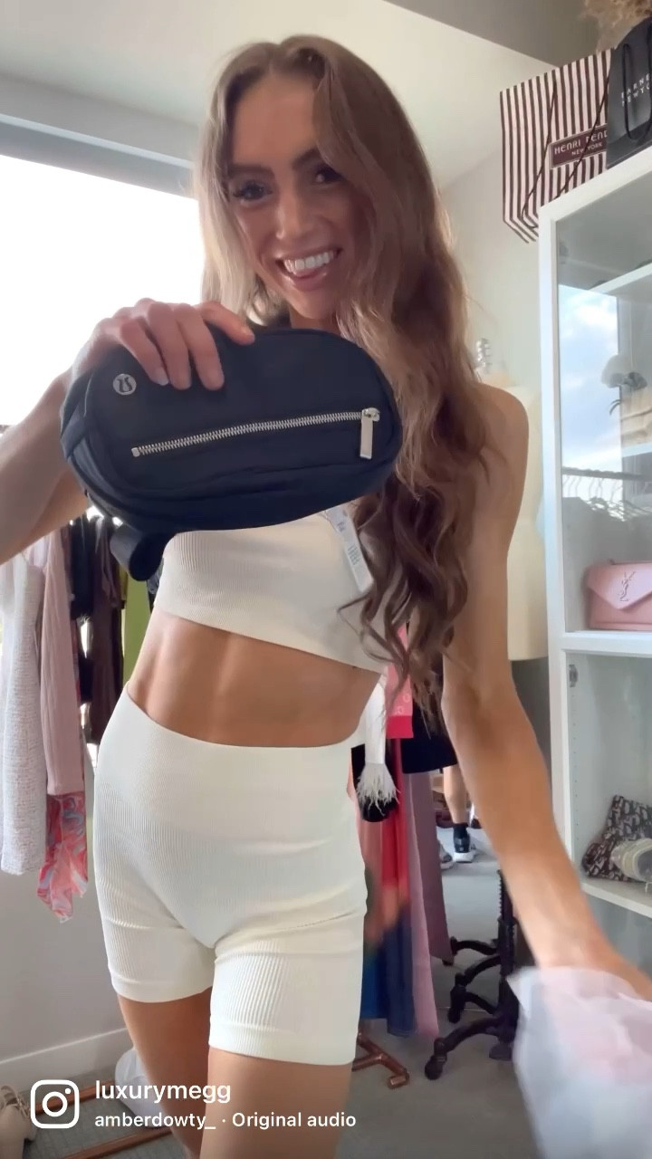 Lulu belt bags keep your eyes peeled for another re-stock! 
Amazon matching sets 

#LTKitbag #LTKunder100 #LTKfit