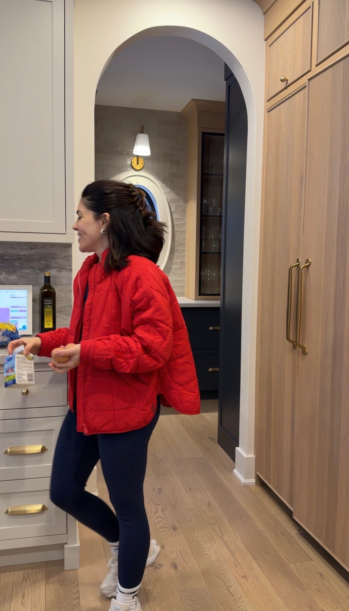 Jacket - S
Top - S
Leggings - size 2

#LTKtravel #LTKActive #LTKfitness