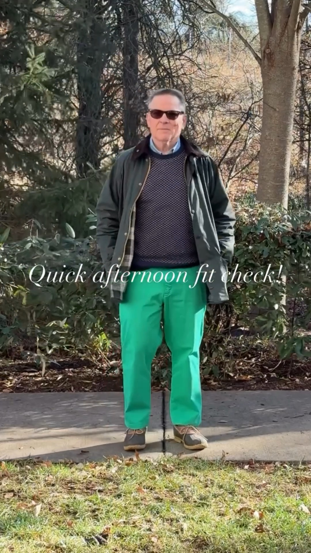 • 🧥 Waxed jacket: @barbour 
• 👕 Chambray shirt: @llbean 
• 🧶 Bird’s-eye sweater: @jcrew 
• 👖 Kelly green chinos: @poloralphlauren 
• 🥾 Bean Boots: @llbean
• 👜 Canvas tote: @temu 
• 🌲 Fragrance: @rangerstation.co 

#preppystyle #classicmenswear #shopyourcloset