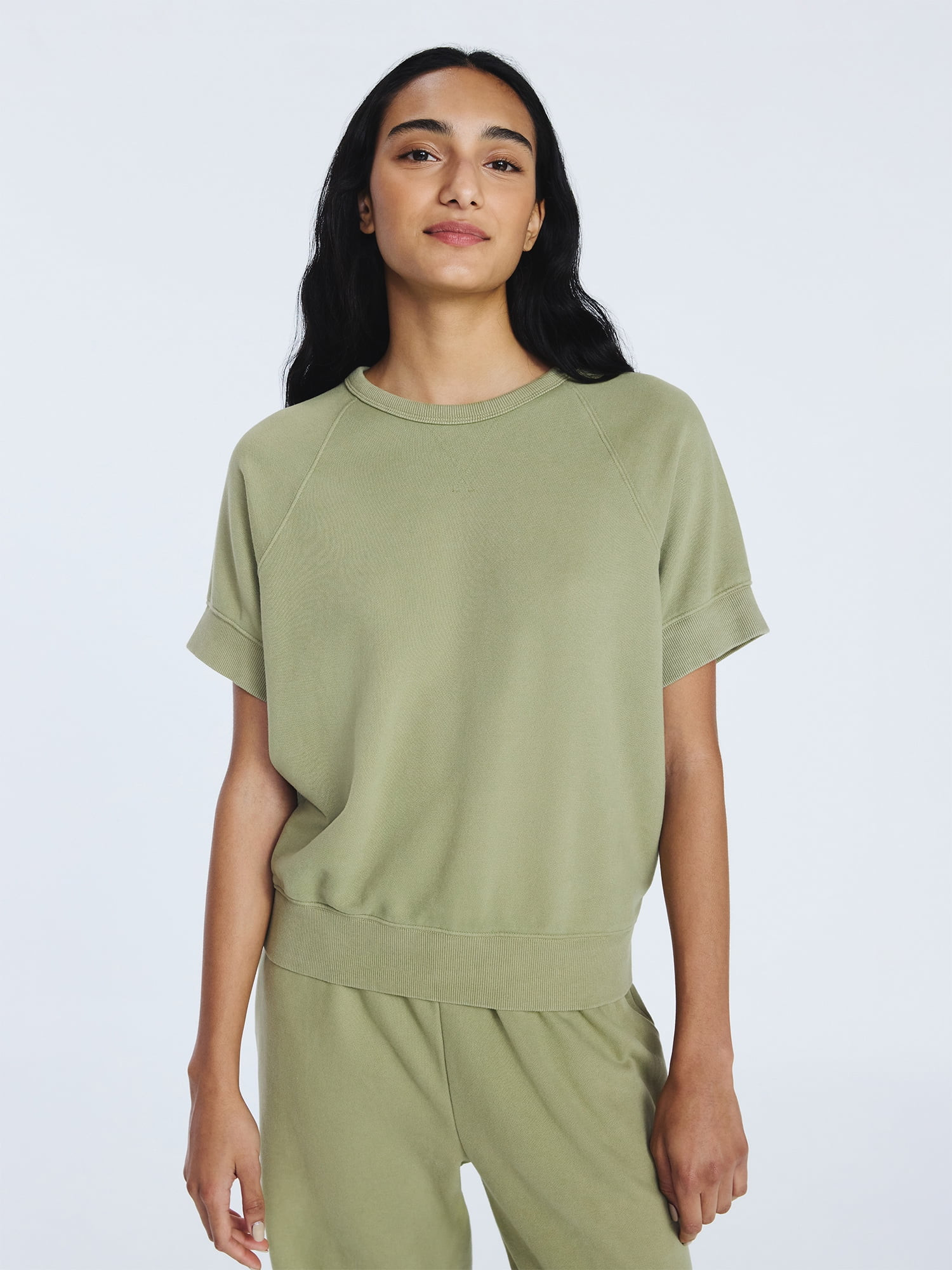 Free Assembly Women's Raglan Sweatshirt with Short Sleeves, Sizes XS-XXL | Walmart (US)