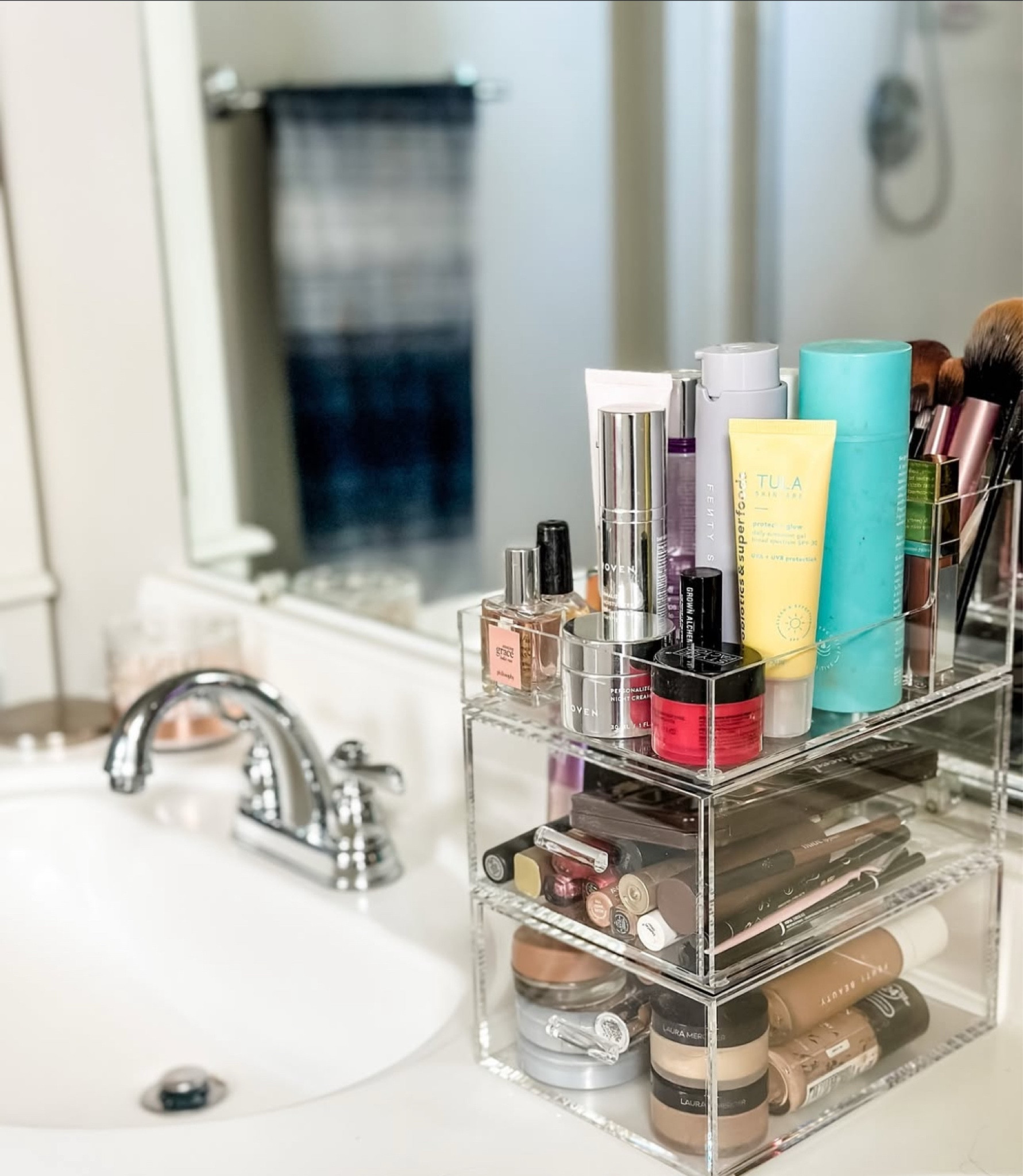 Bathroom Organization

#makeup #vanity #bathroom #organize #organization #organizer #acrylic #thecontainerstore #skincare #selfcare #momease

#LTKfindsunder100 #LTKfindsunder50 #LTKhome