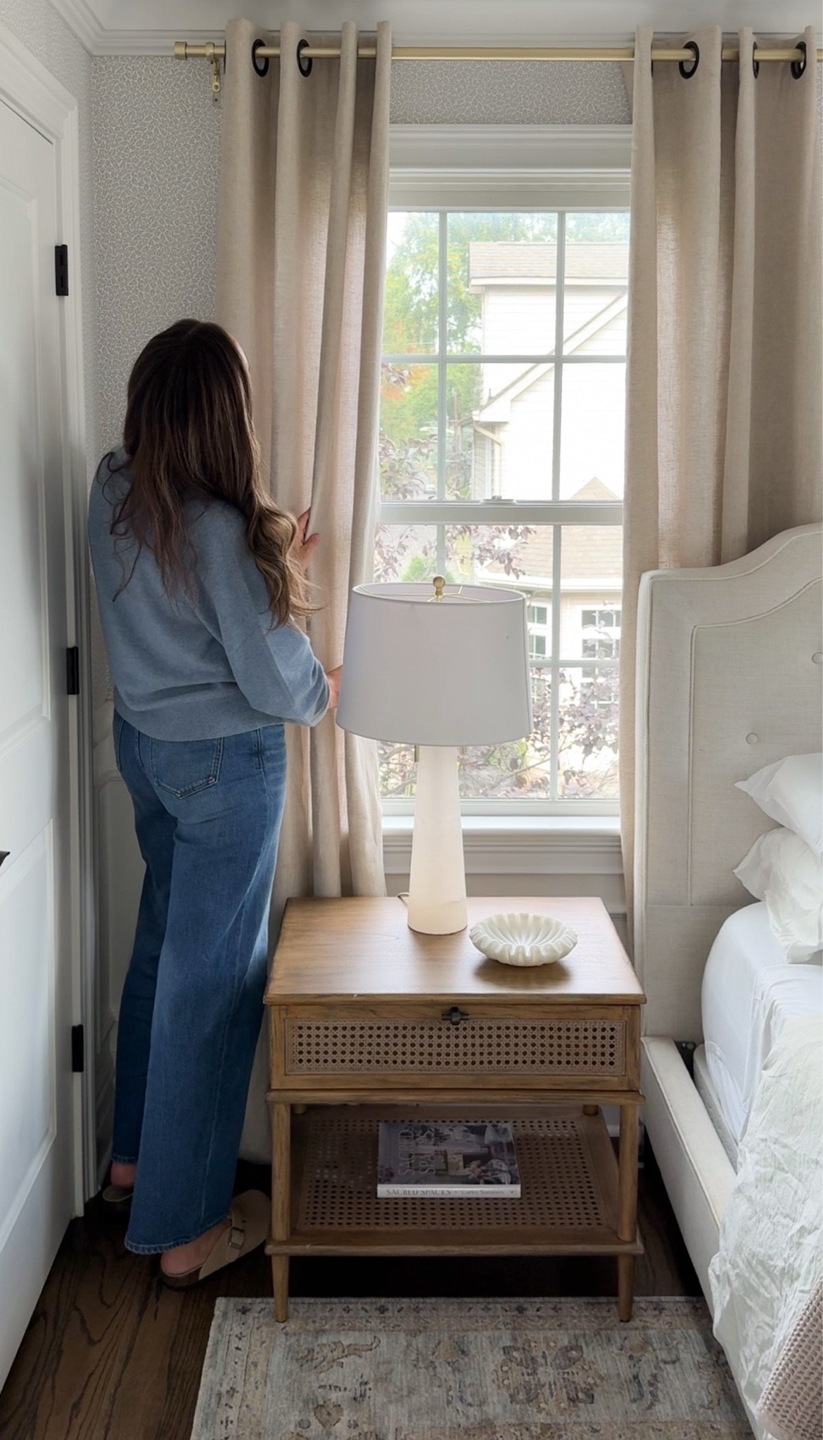 What if I told you one item can completely transform an entire room in your home? I recently added these linen curtain panels from @Quince to our guest bedroom and they make the room feel so cozy and complete. I chose the flax linen and a light filtering liner and it looks gorgeous!!

Linking these curtain panels along with some other cozy finds (along with everything that I’m wearing!!) Fall is officially here and my closet and home are ready for it!