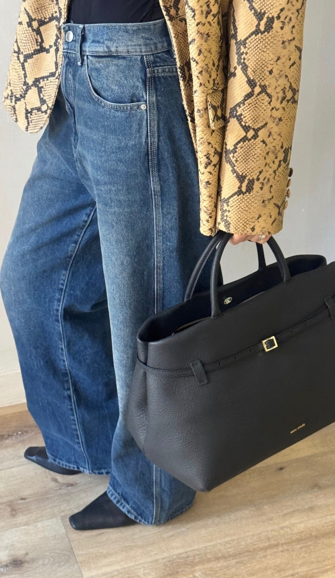 OOTD. Obsessed with this blazer🖤

#LTKSeasonal #LTKHoliday #LTKStyleTip