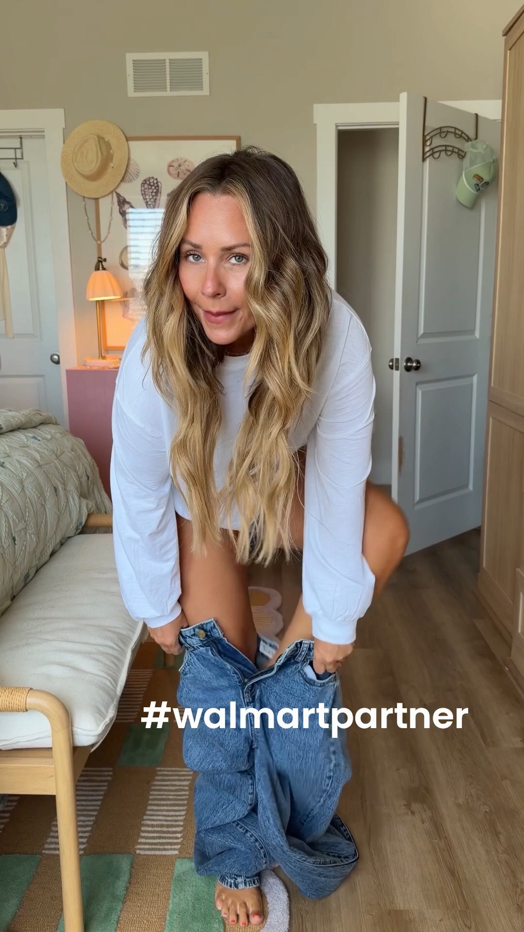 #WalmartPartner These wide-leg jeans are the ones. High rise, long enough that I didn't touch a hem, and they're on Walmart. Styled with the white sweatshirt and the plaid tote - all four pieces linked below.
@WalmartStyle #WalmartStyle
